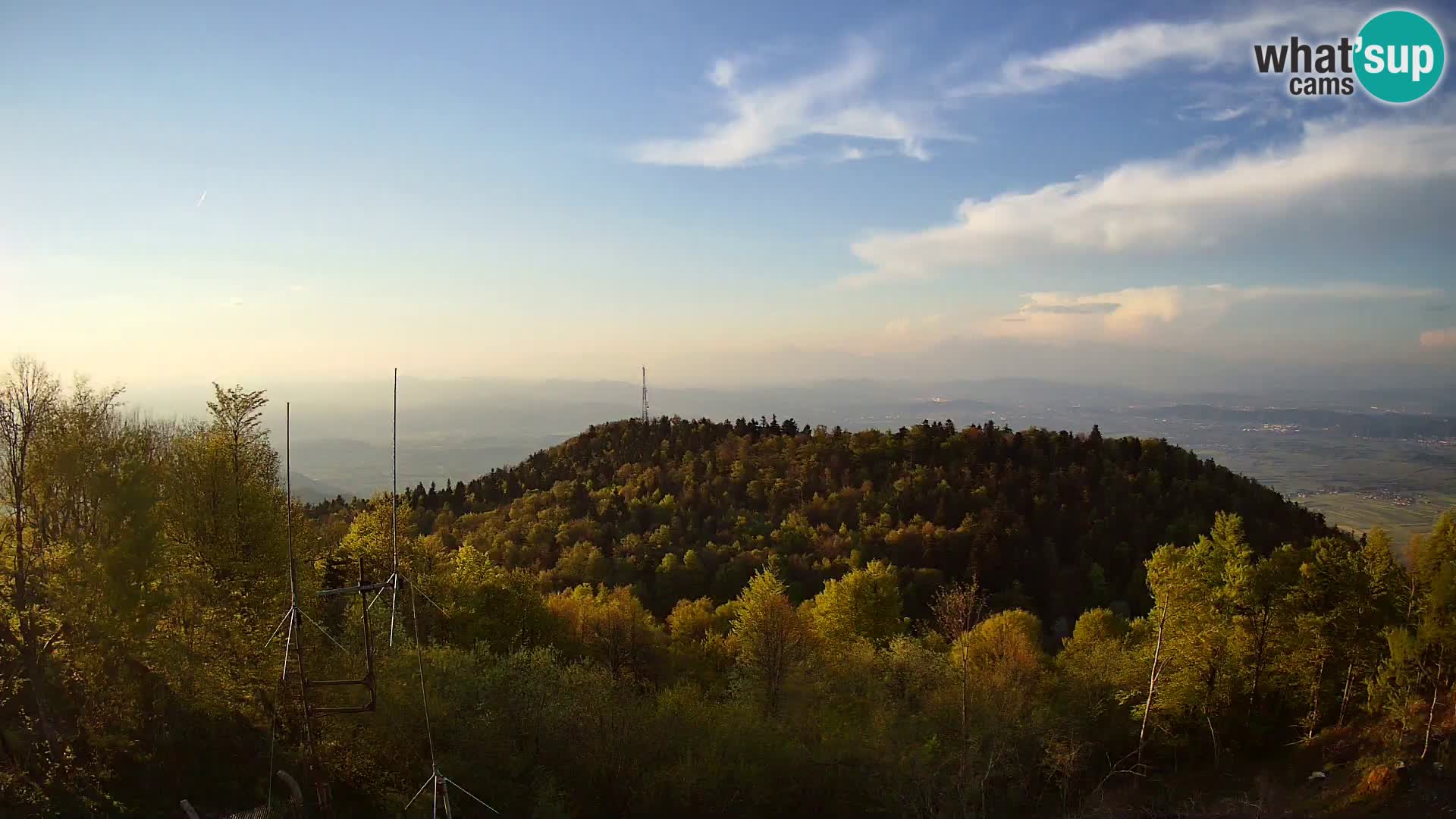 Krim webcam mountain hut | view to Ljubljana – Slovenia