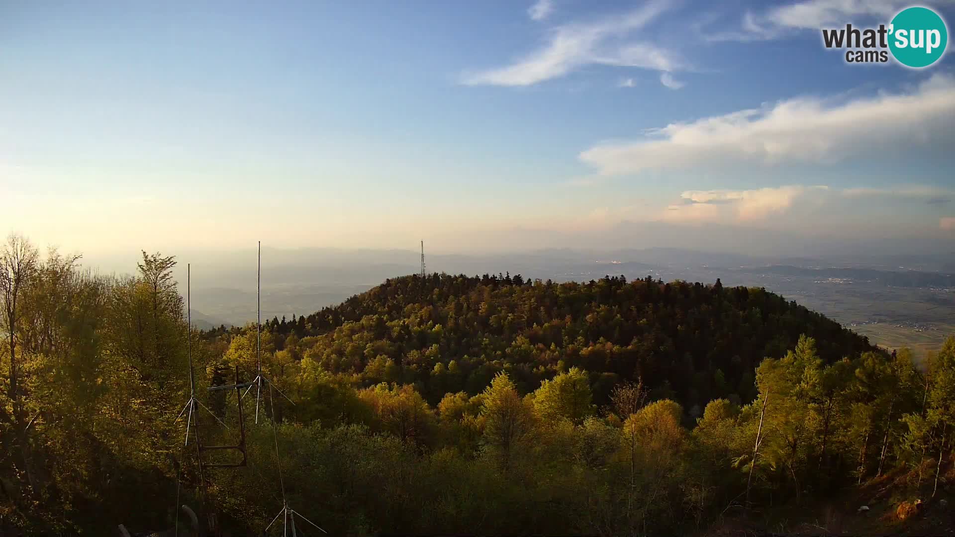 Krim webcam mountain hut | view to Ljubljana – Slovenia