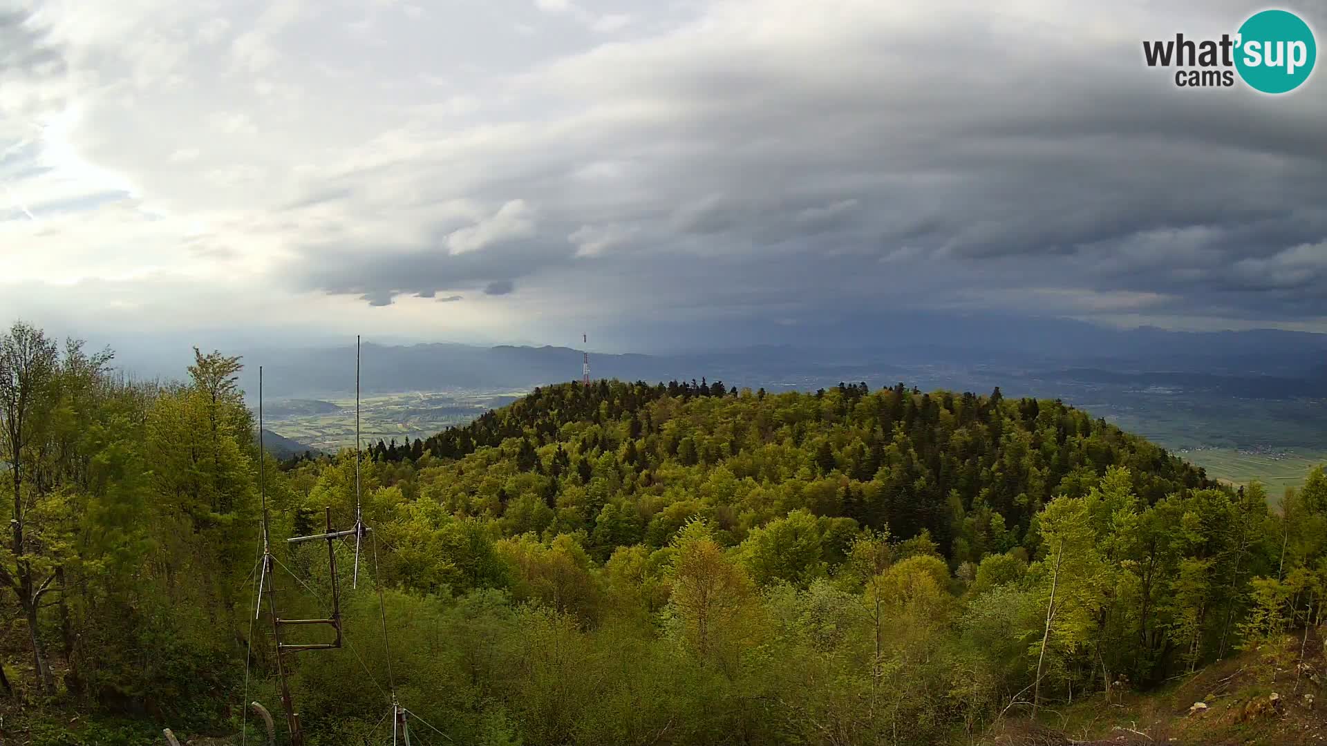Krim webcam mountain hut | view to Ljubljana – Slovenia