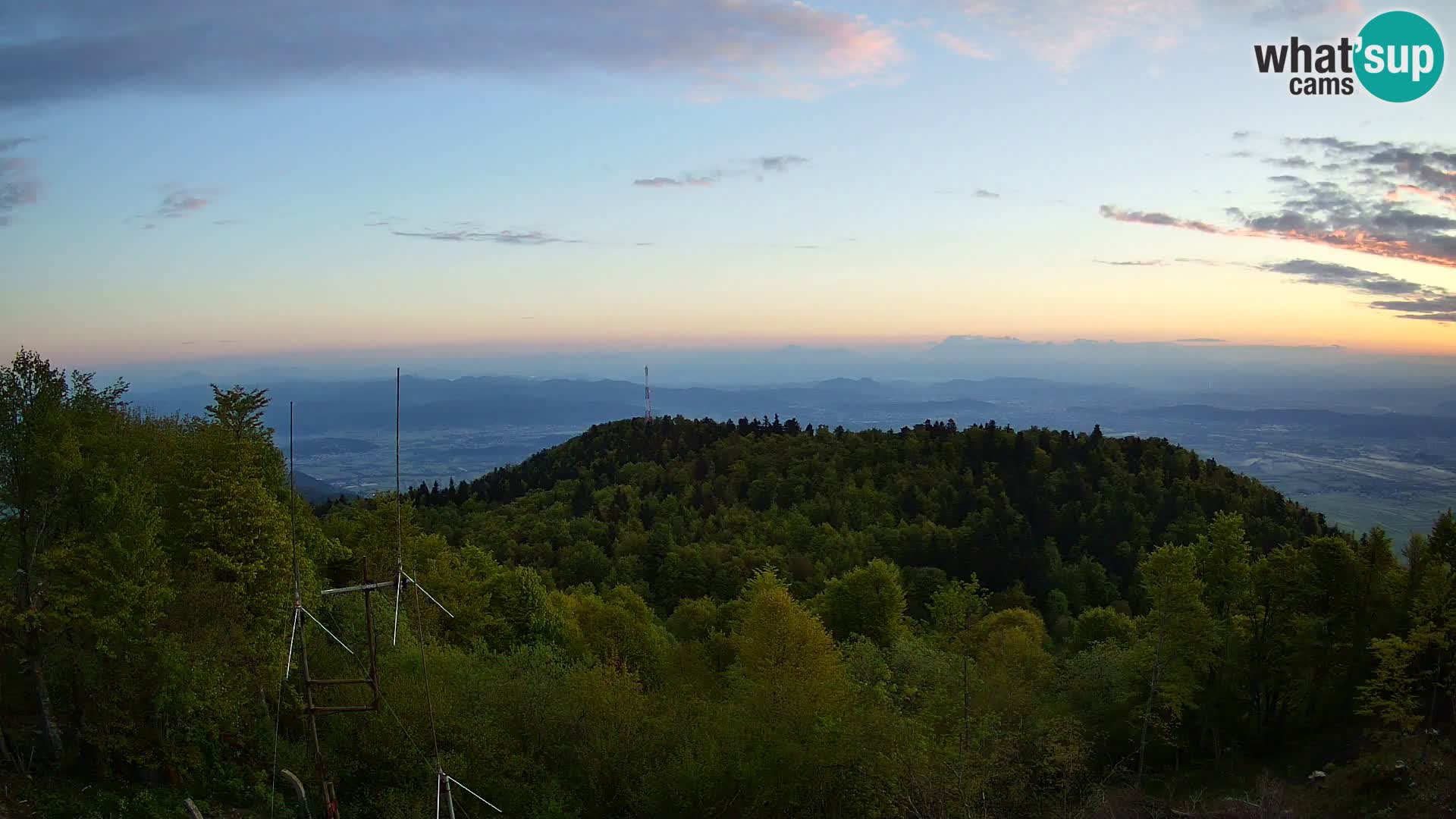 Krim Web cam Berghütte | Blick auf Ljubljana – Slowenien
