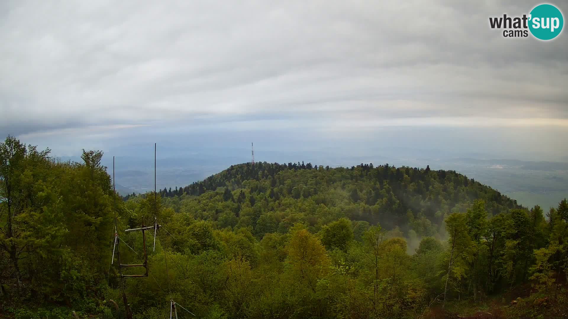 Krim Web cam Berghütte | Blick auf Ljubljana – Slowenien