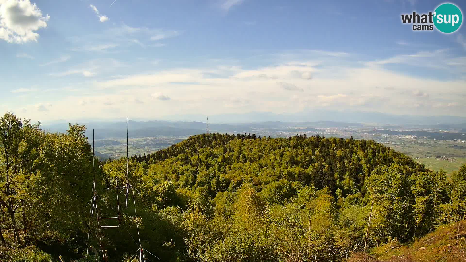Krim web kamera Planinska koliba | pogled na Ljubljanu – Slovenija