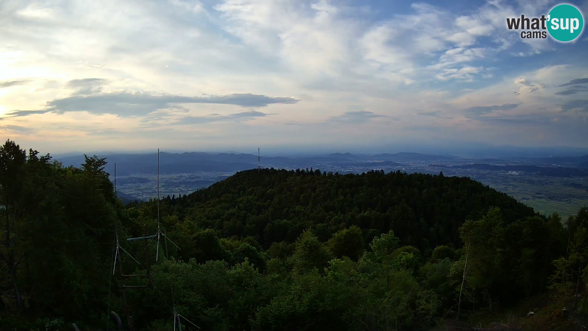 Krim webcam mountain hut | view to Ljubljana – Slovenia