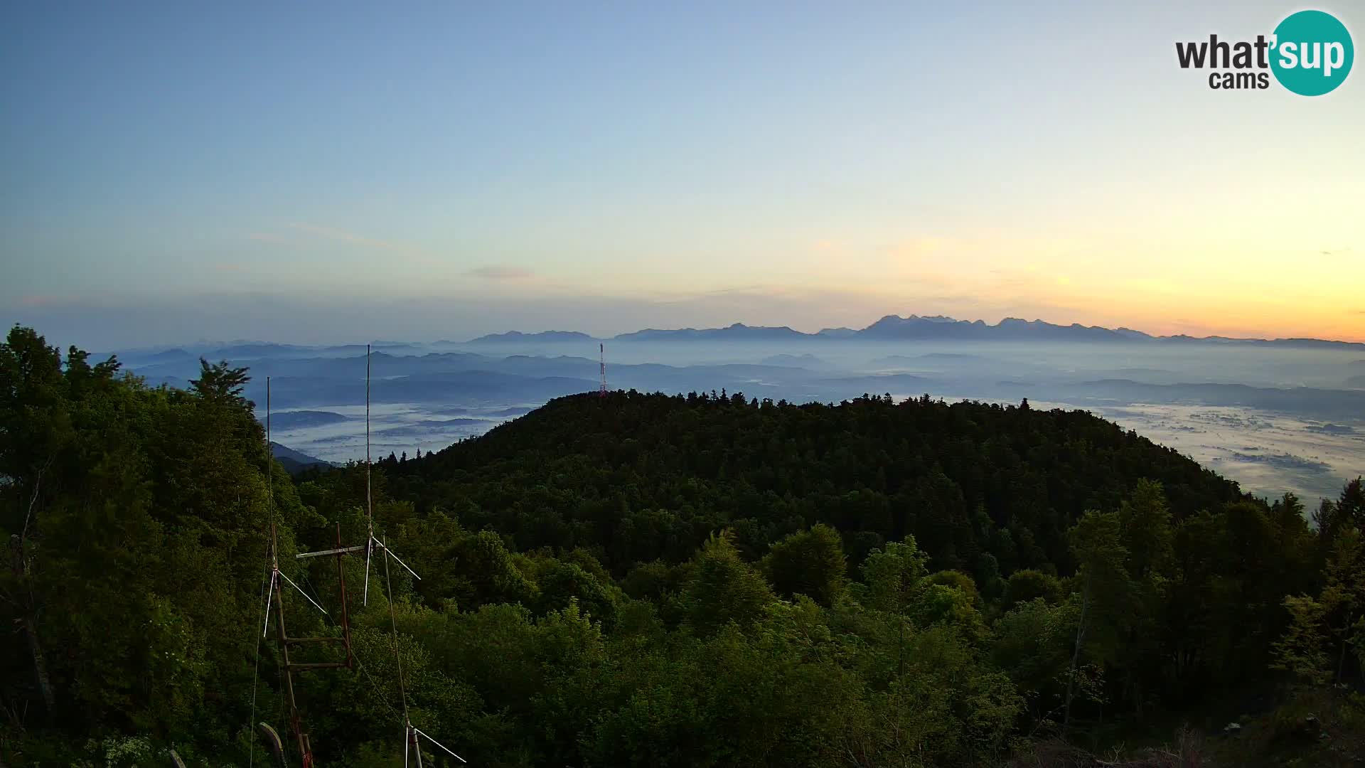 Krim Web cam Berghütte | Blick auf Ljubljana – Slowenien