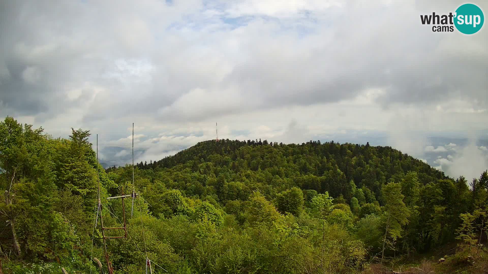 Krim webcam mountain hut | view to Ljubljana – Slovenia