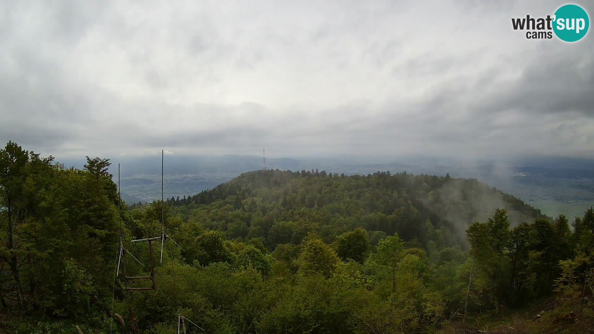 Krim webcam mountain hut | view to Ljubljana – Slovenia