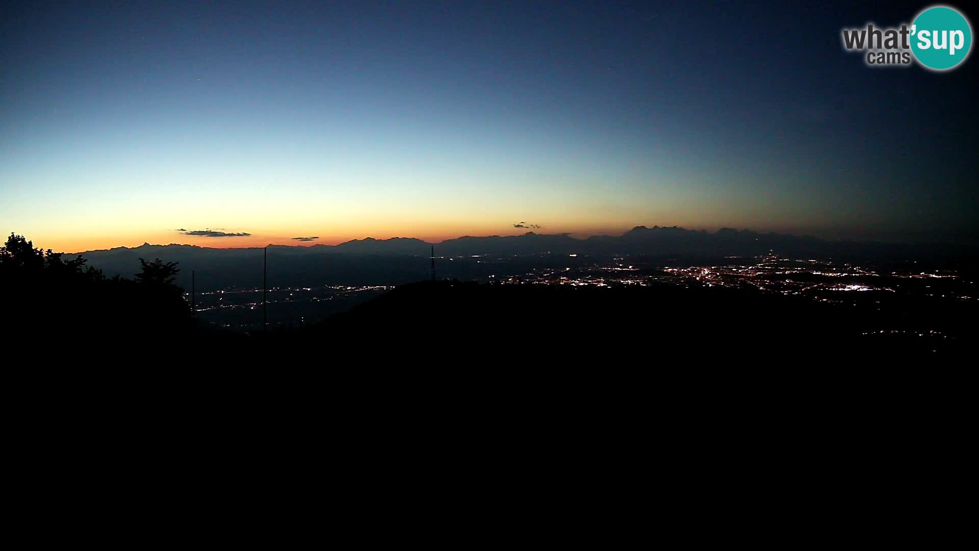 Krim Web cam Berghütte | Blick auf Ljubljana – Slowenien