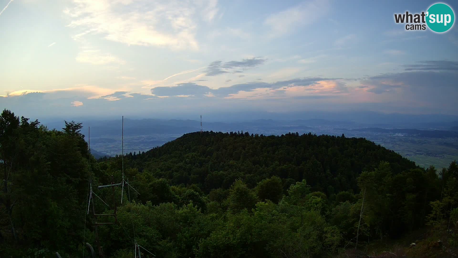 Krim Web cam Berghütte | Blick auf Ljubljana – Slowenien