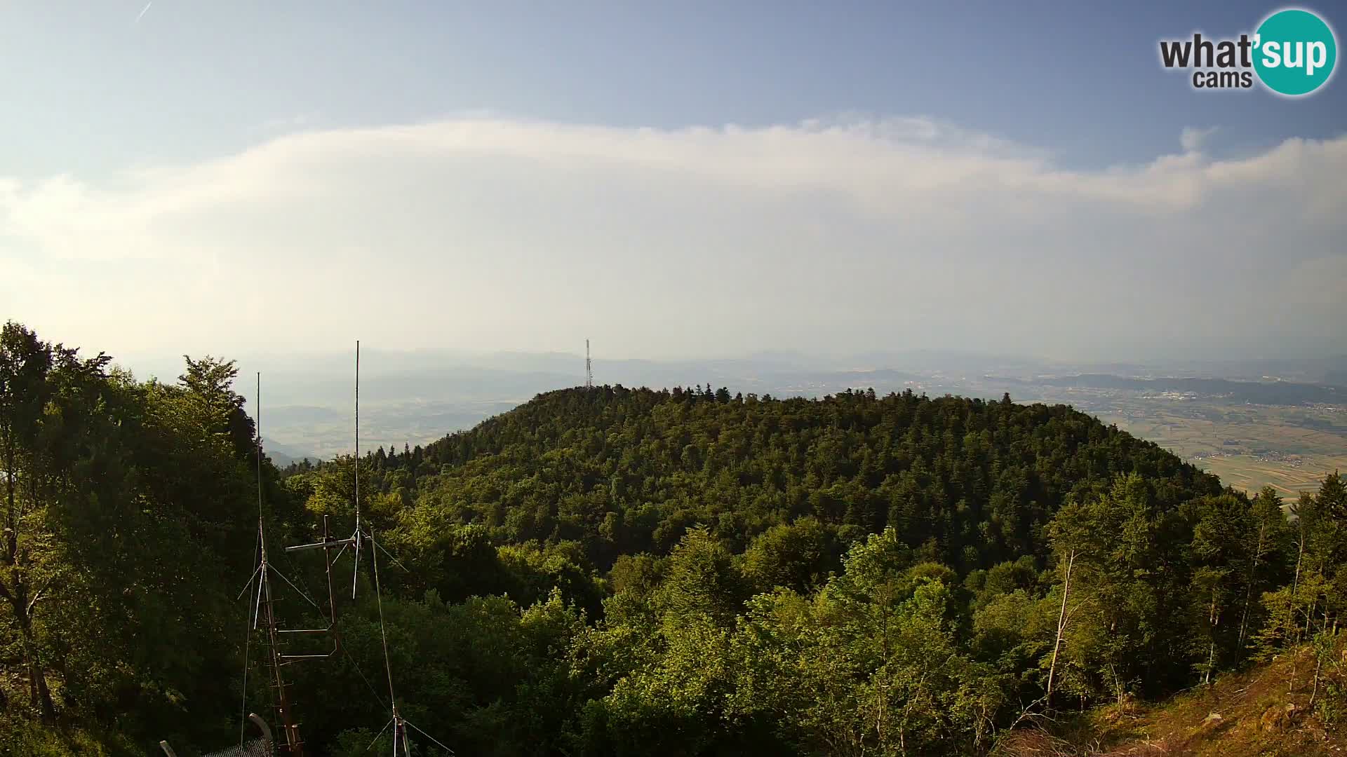 Krim webcam mountain hut | view to Ljubljana – Slovenia