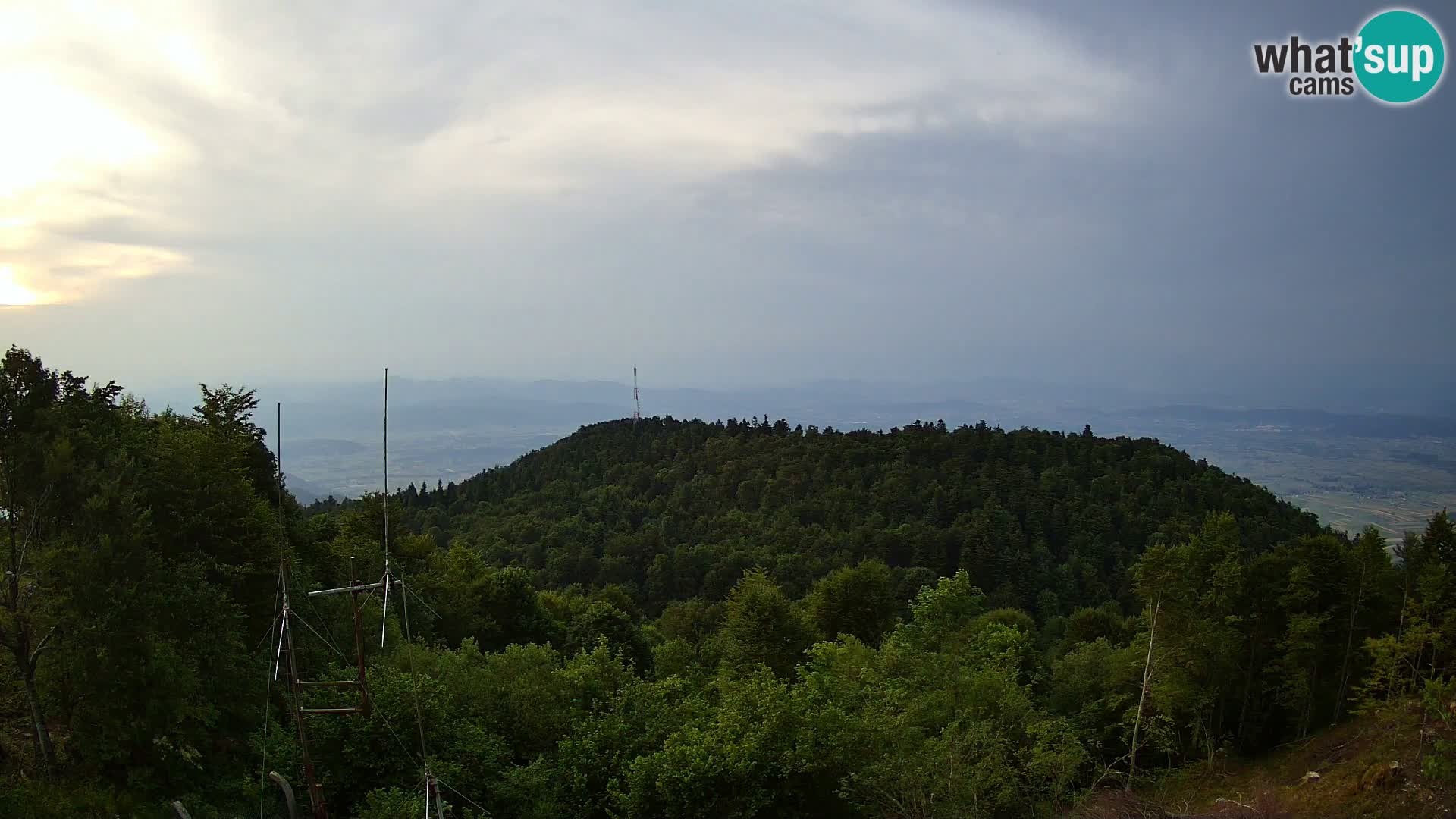 Krim Web cam Berghütte | Blick auf Ljubljana – Slowenien
