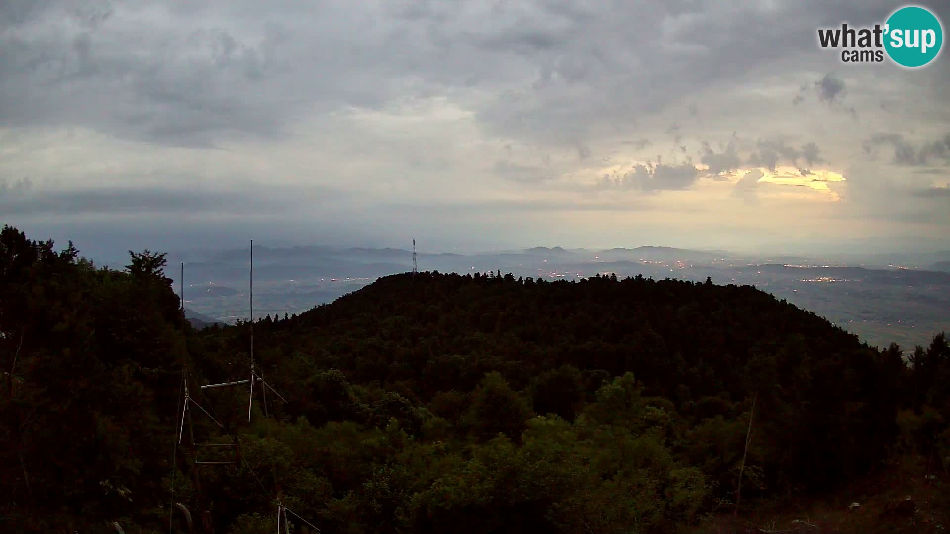 Krim webcam mountain hut | view to Ljubljana – Slovenia