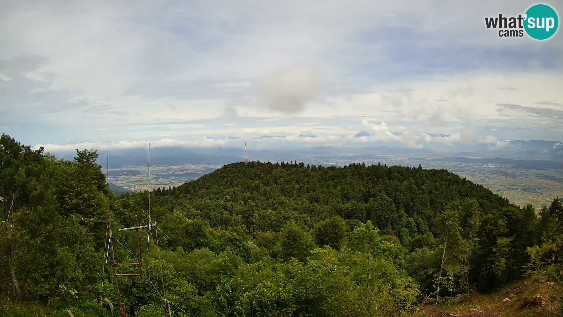 Krim webcam mountain hut | view to Ljubljana – Slovenia