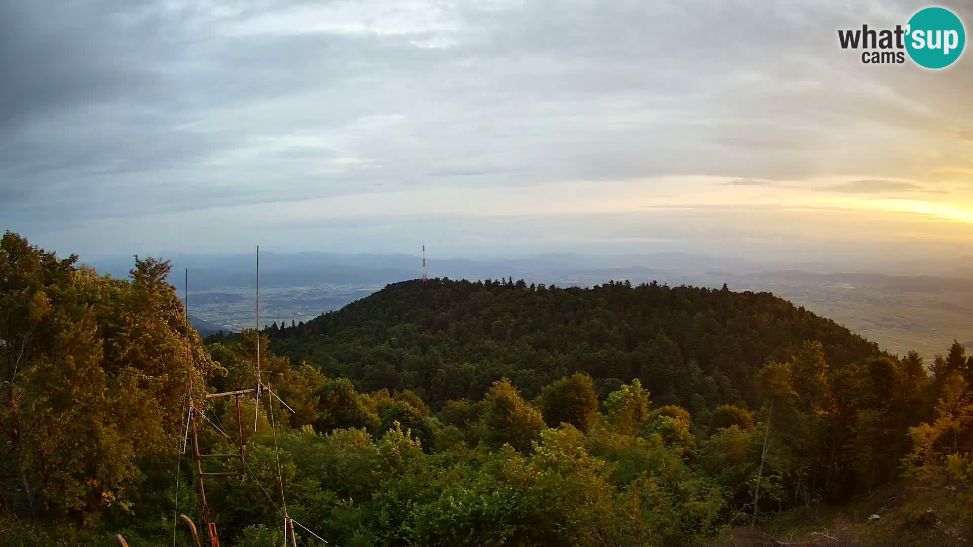 Krim webcam mountain hut | view to Ljubljana – Slovenia