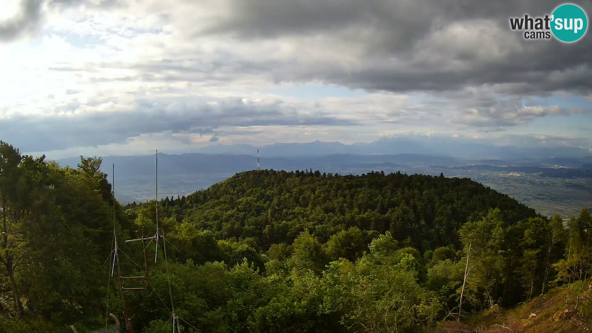 Krim Web cam Berghütte | Blick auf Ljubljana – Slowenien