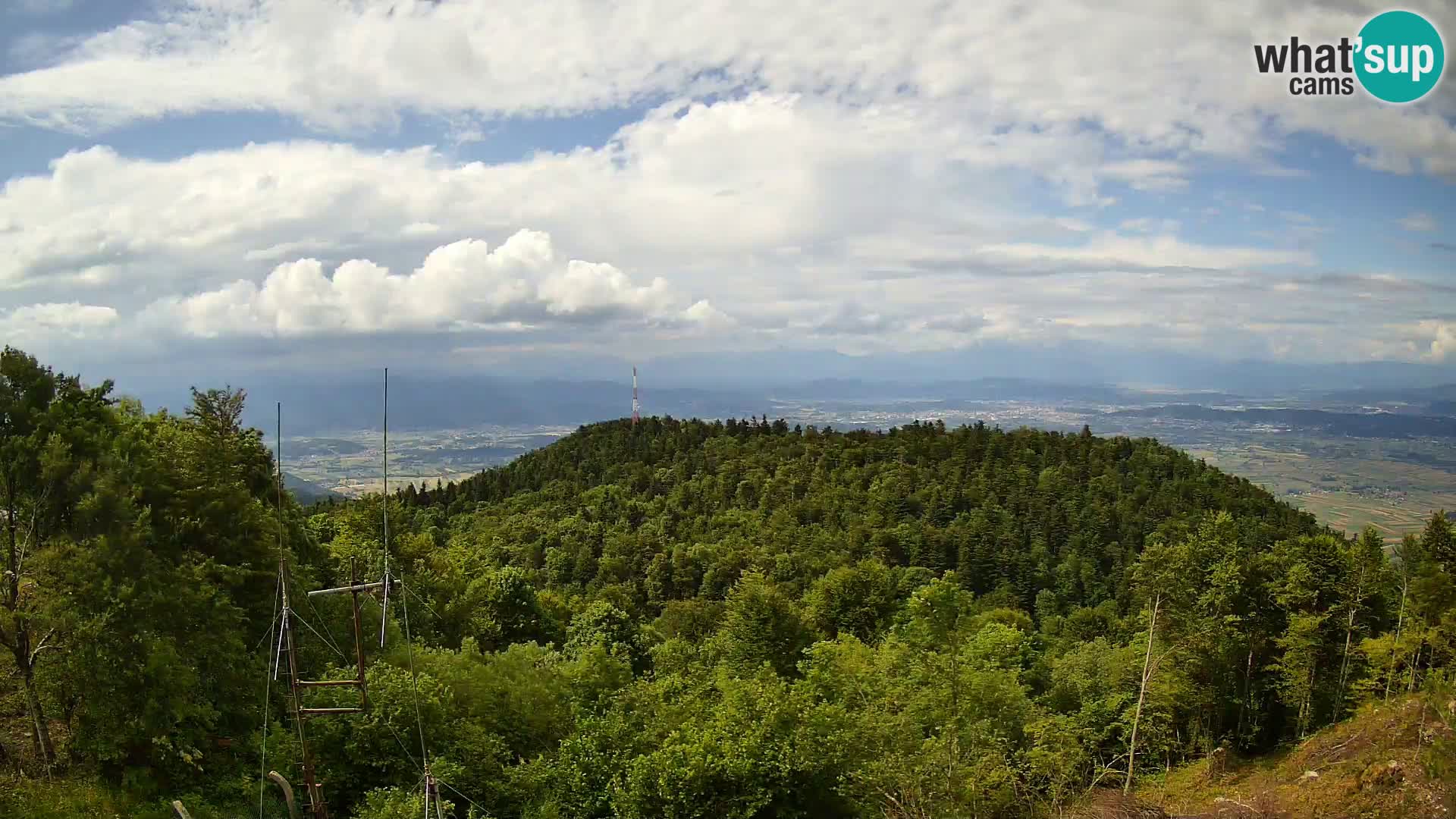 Krim webcam mountain hut | view to Ljubljana – Slovenia
