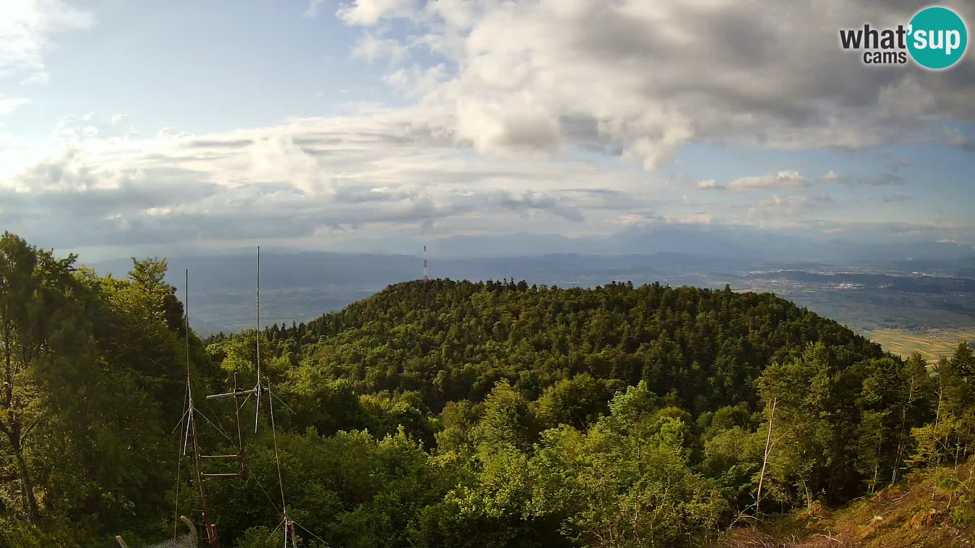Krim Web cam Berghütte | Blick auf Ljubljana – Slowenien