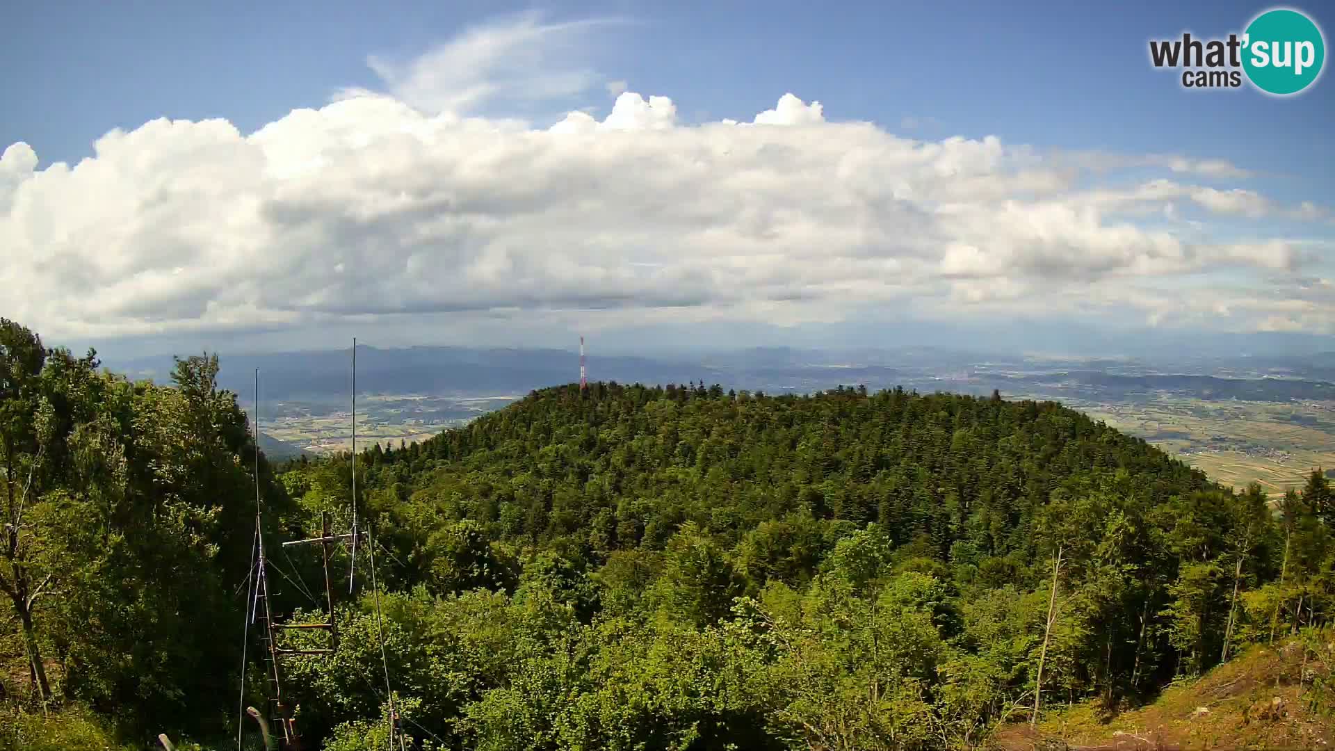 Krim Web cam Berghütte | Blick auf Ljubljana – Slowenien