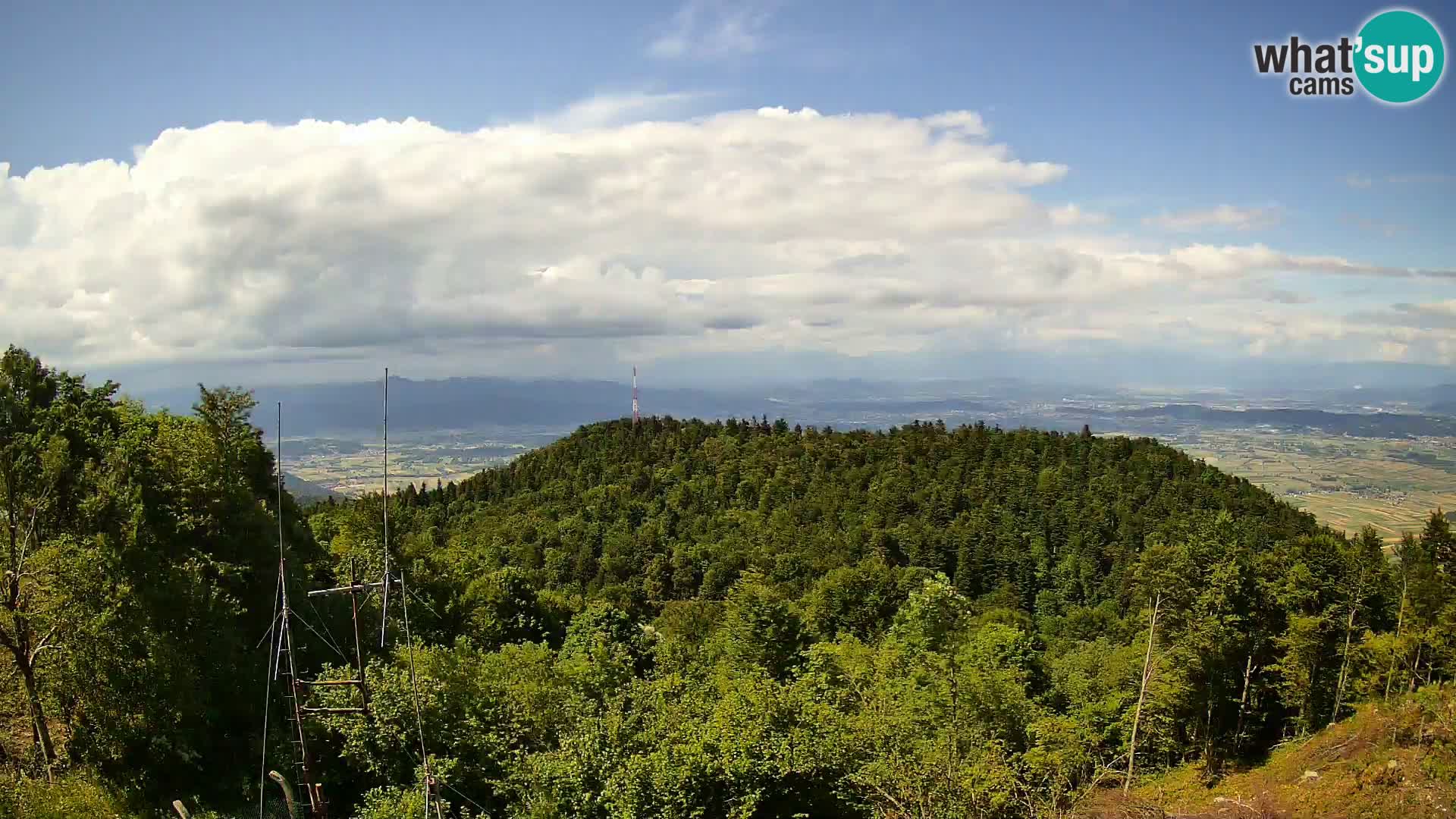 Krim Web cam Berghütte | Blick auf Ljubljana – Slowenien