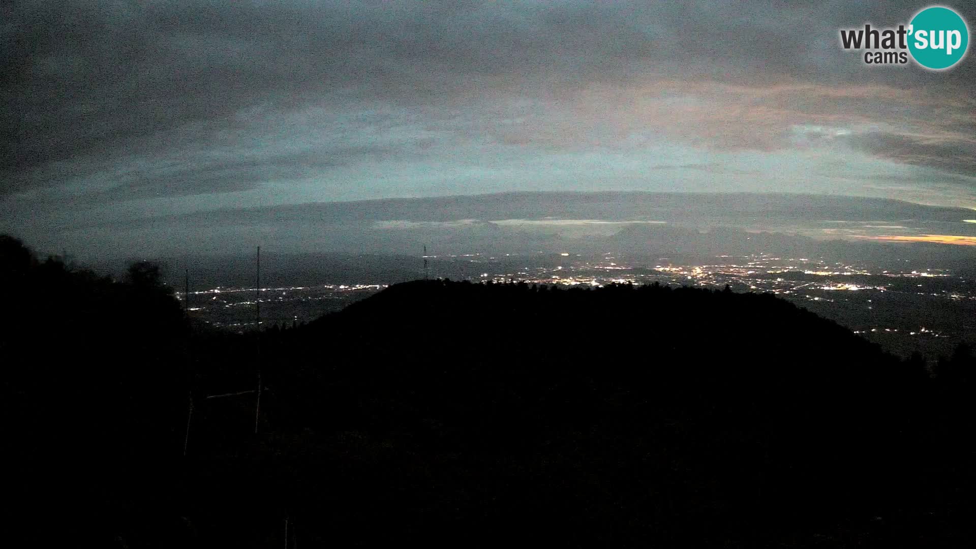 Krim Web cam Berghütte | Blick auf Ljubljana – Slowenien