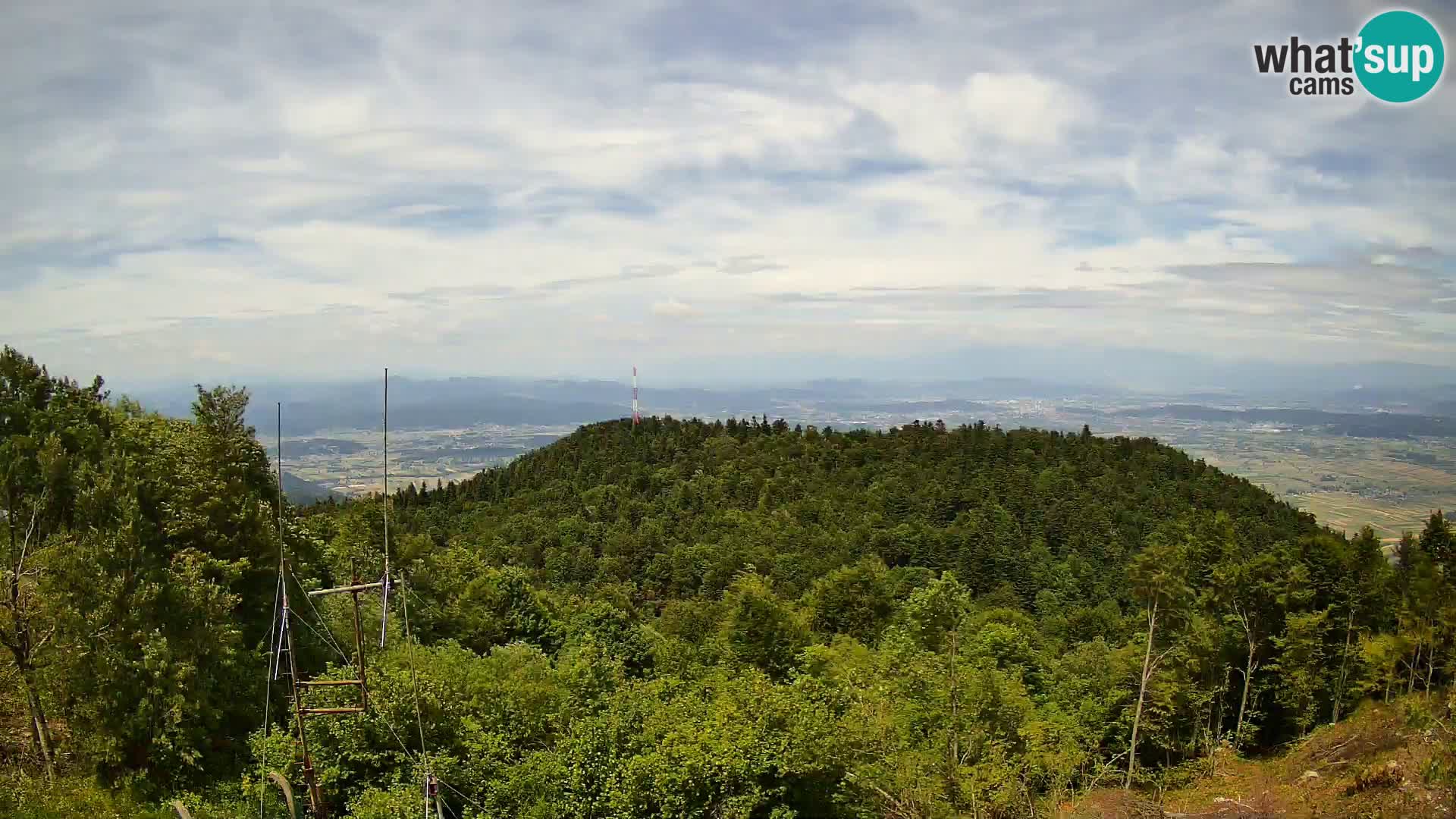 Krim webcam mountain hut | view to Ljubljana – Slovenia