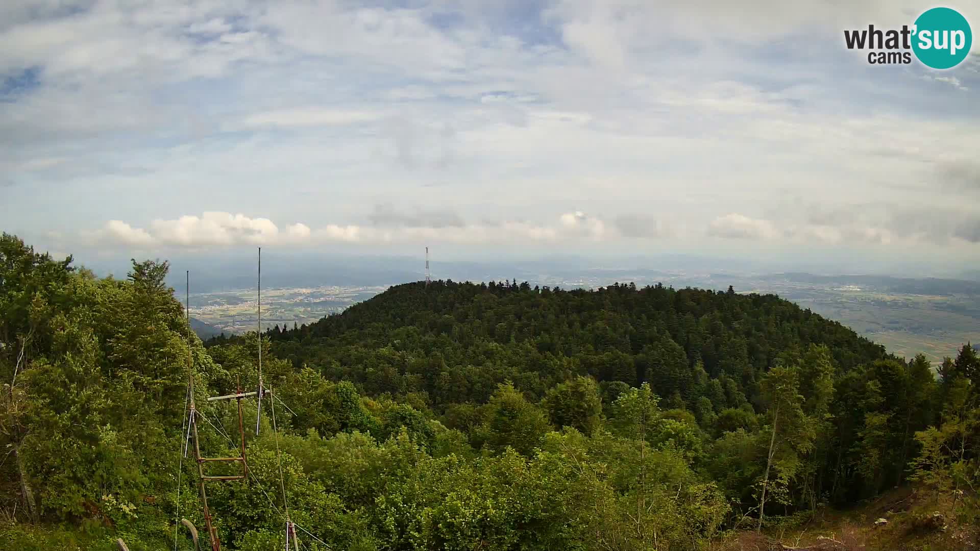 Krim webcam mountain hut | view to Ljubljana – Slovenia
