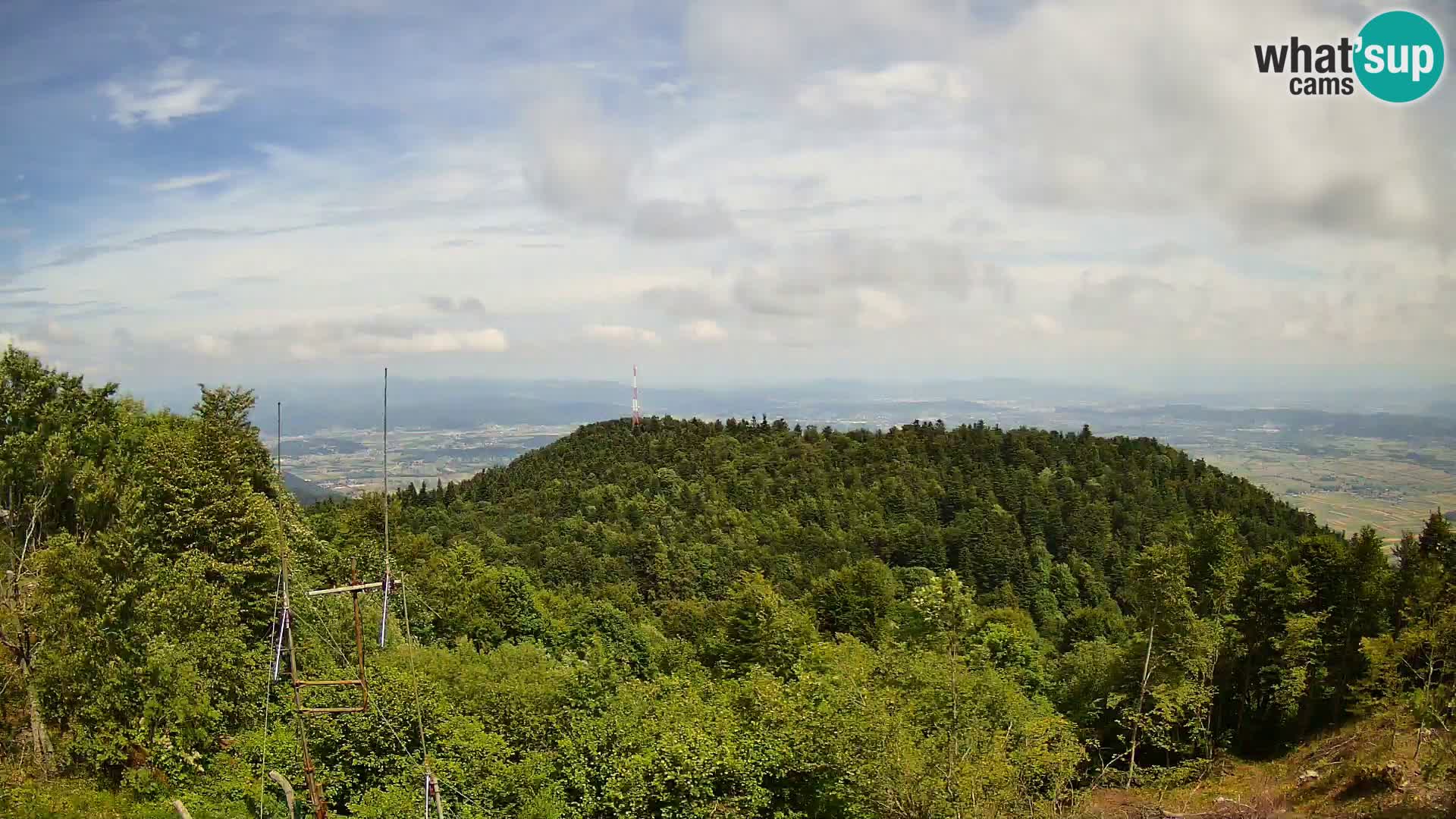Krim webcam mountain hut | view to Ljubljana – Slovenia