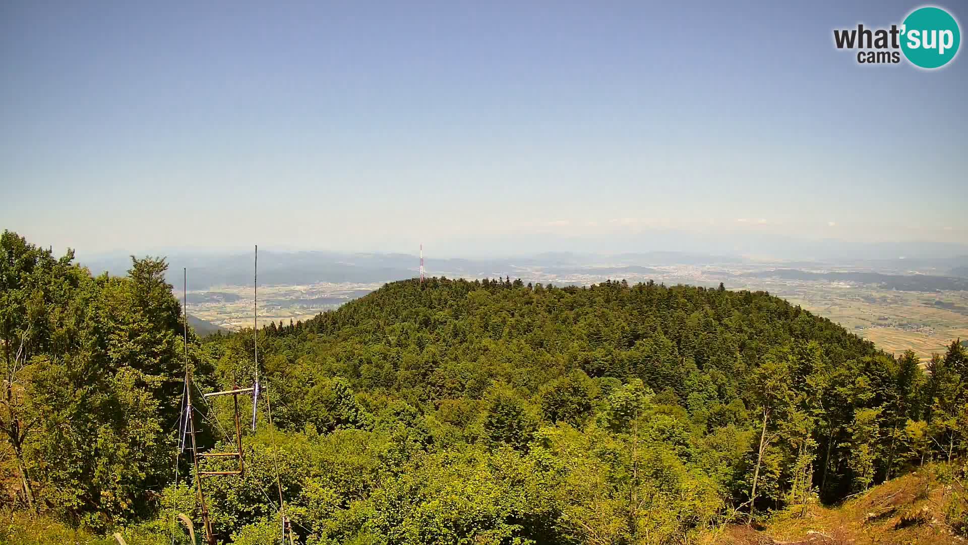 Krim webcam mountain hut | view to Ljubljana – Slovenia