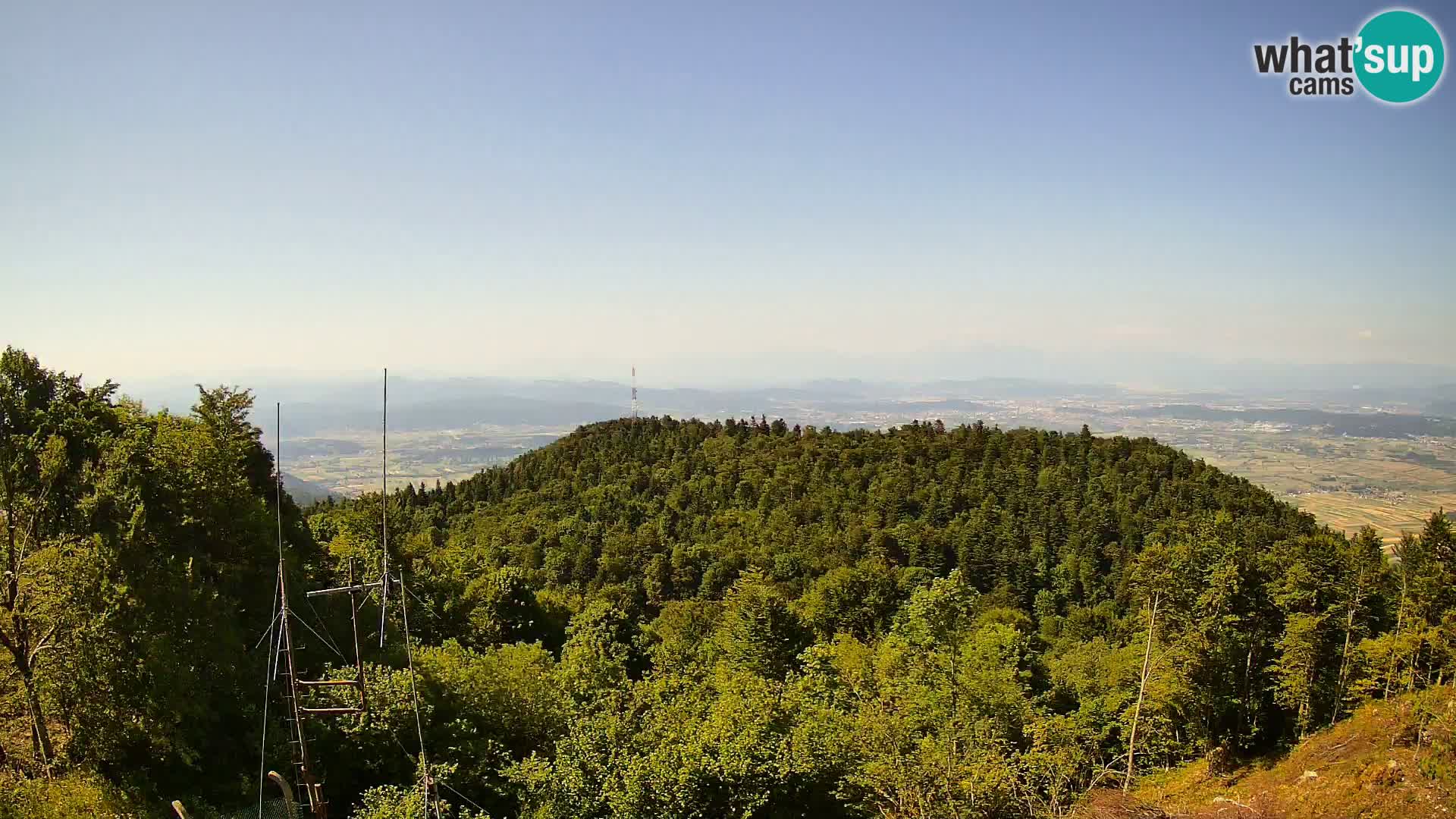 Krim webcam mountain hut | view to Ljubljana – Slovenia