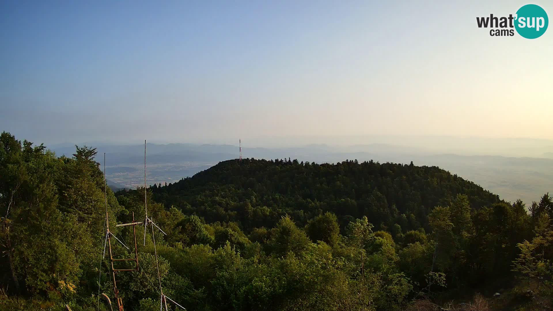 Krim webcam mountain hut | view to Ljubljana – Slovenia