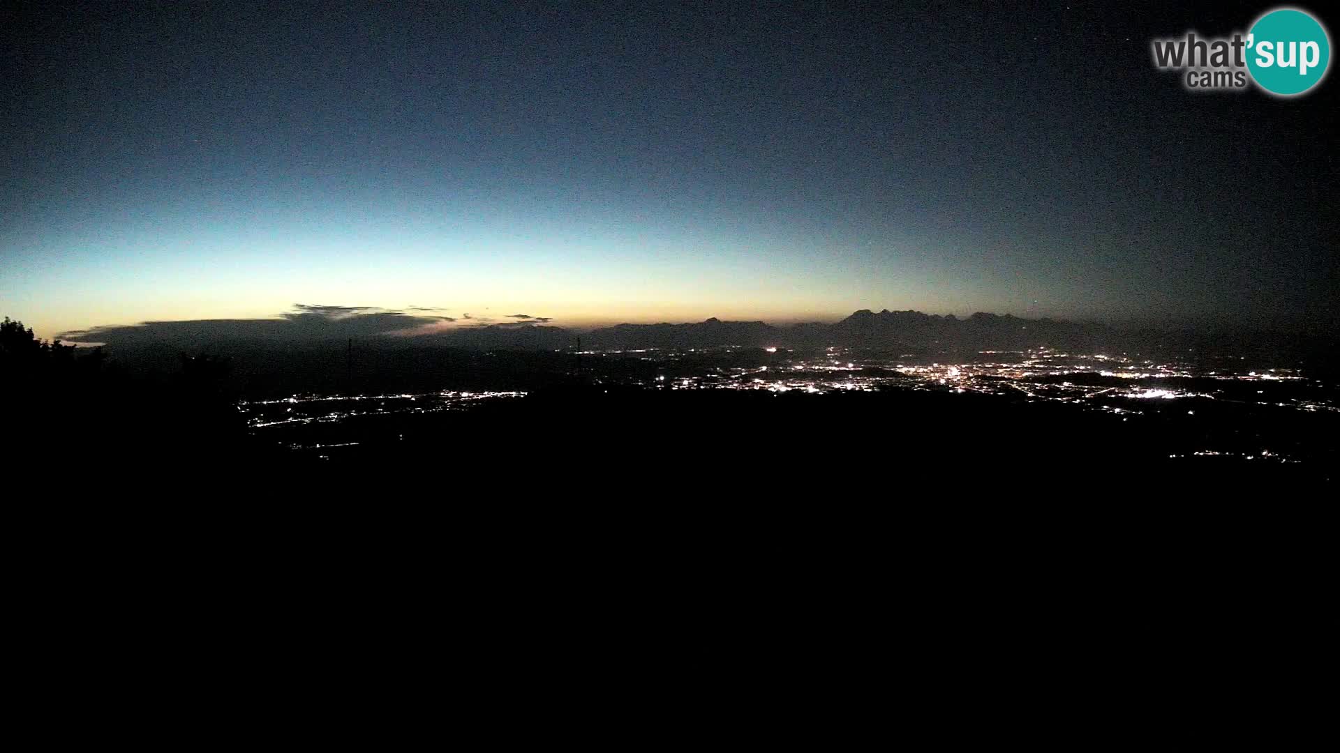 Krim webcam mountain hut | view to Ljubljana – Slovenia