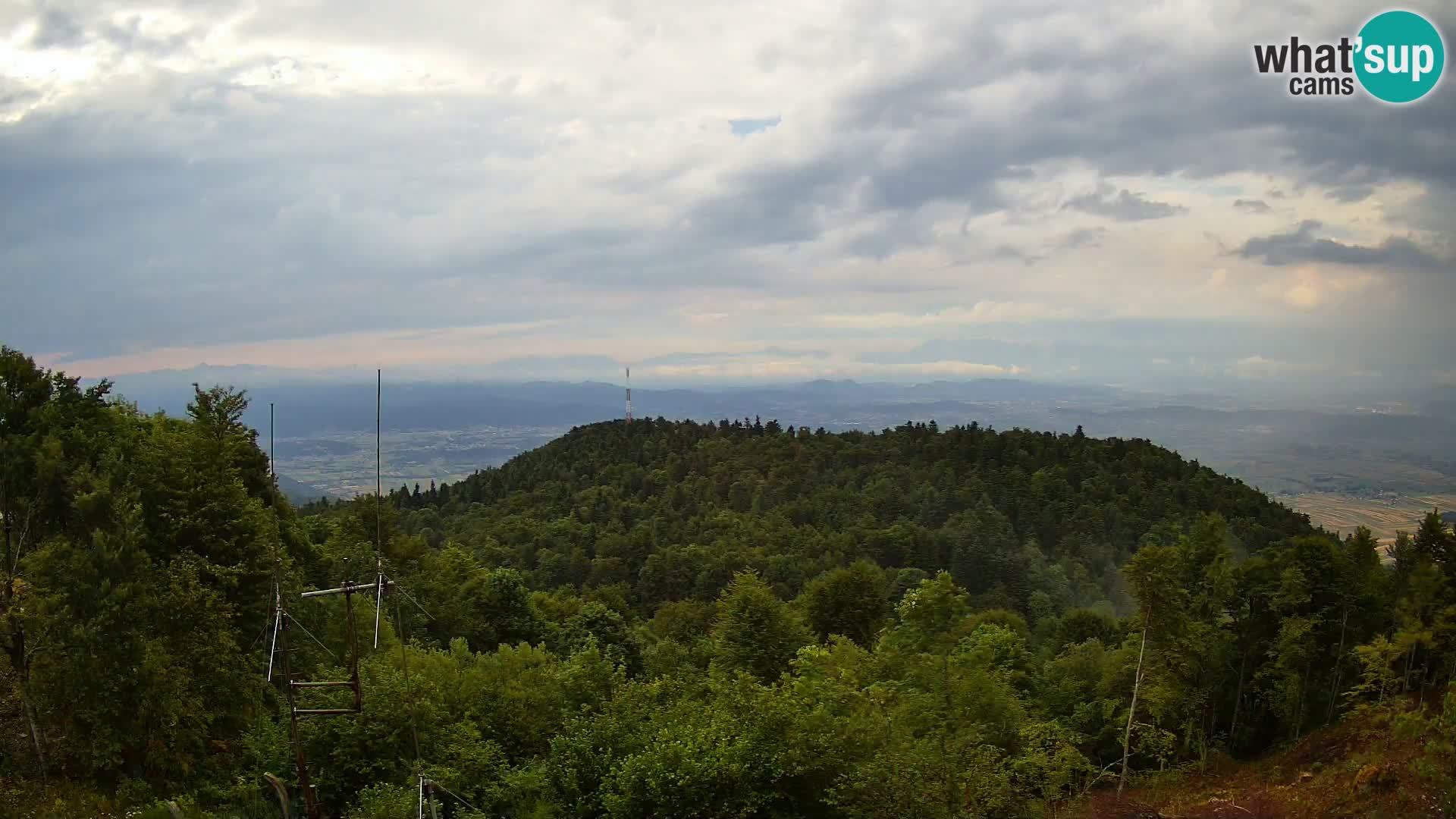 Krim Web cam Berghütte | Blick auf Ljubljana – Slowenien