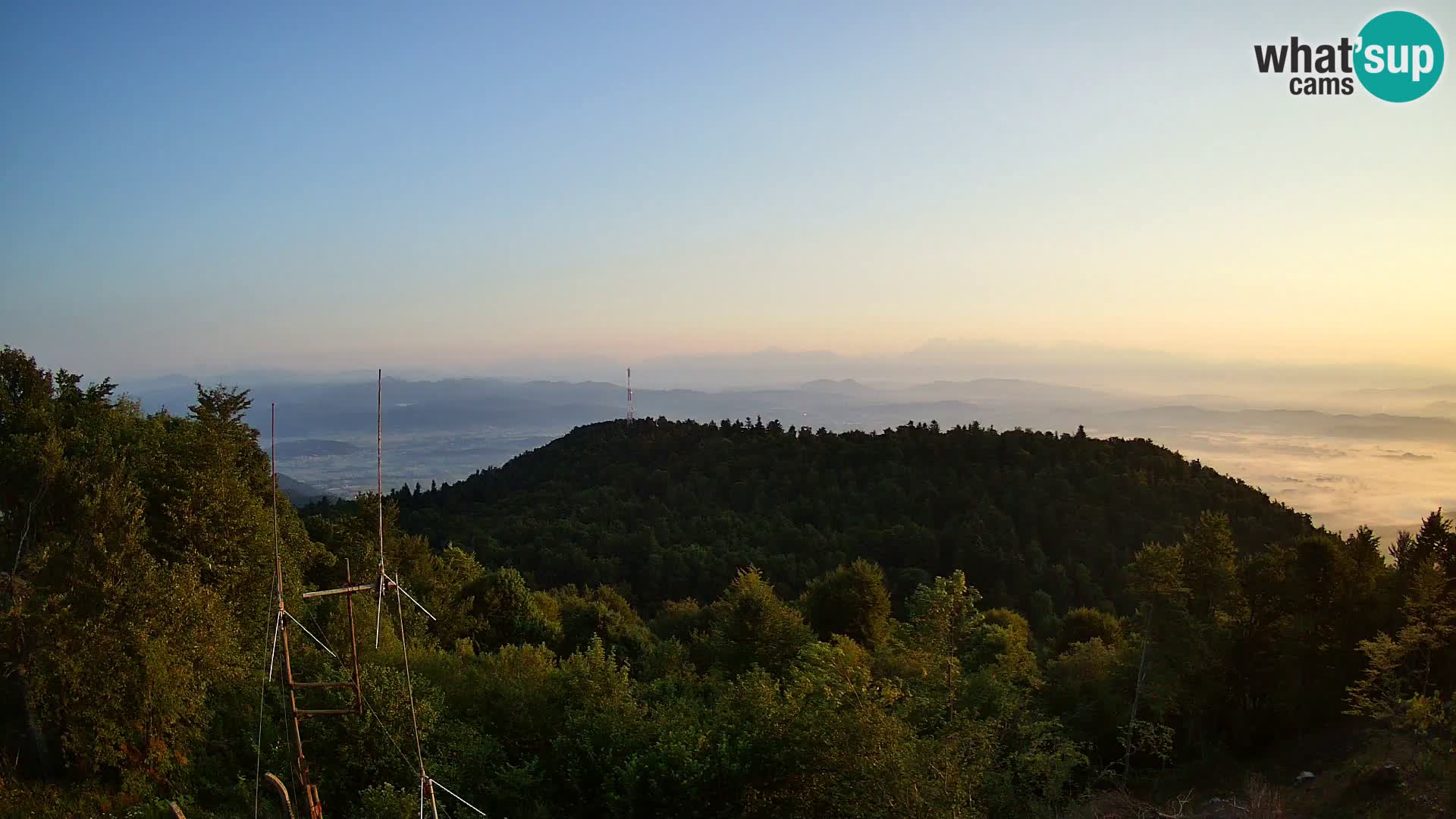 Krim Web cam Berghütte | Blick auf Ljubljana – Slowenien