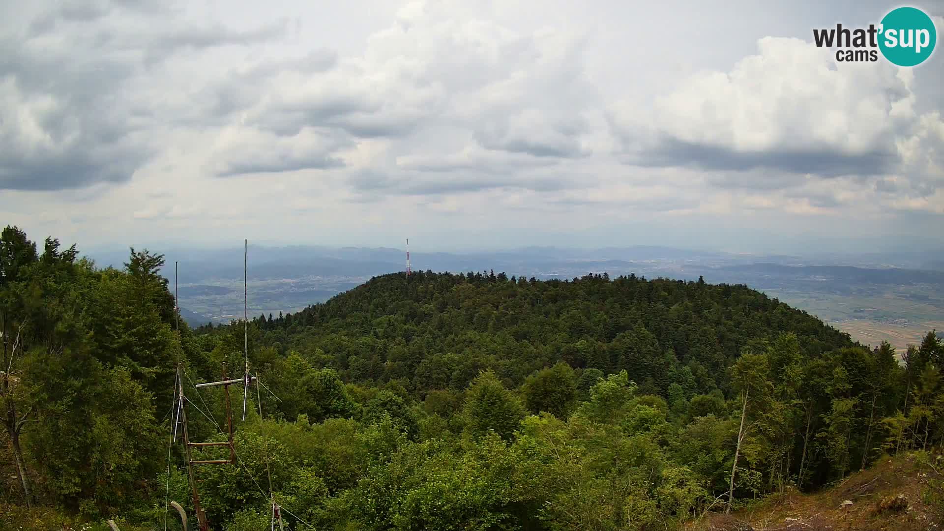 Krim Web cam Berghütte | Blick auf Ljubljana – Slowenien