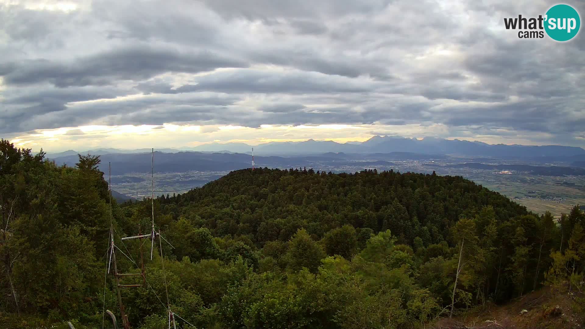Krim Web cam Berghütte | Blick auf Ljubljana – Slowenien