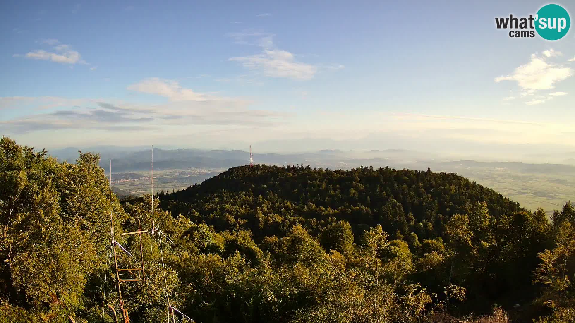 Krim Web cam Berghütte | Blick auf Ljubljana – Slowenien