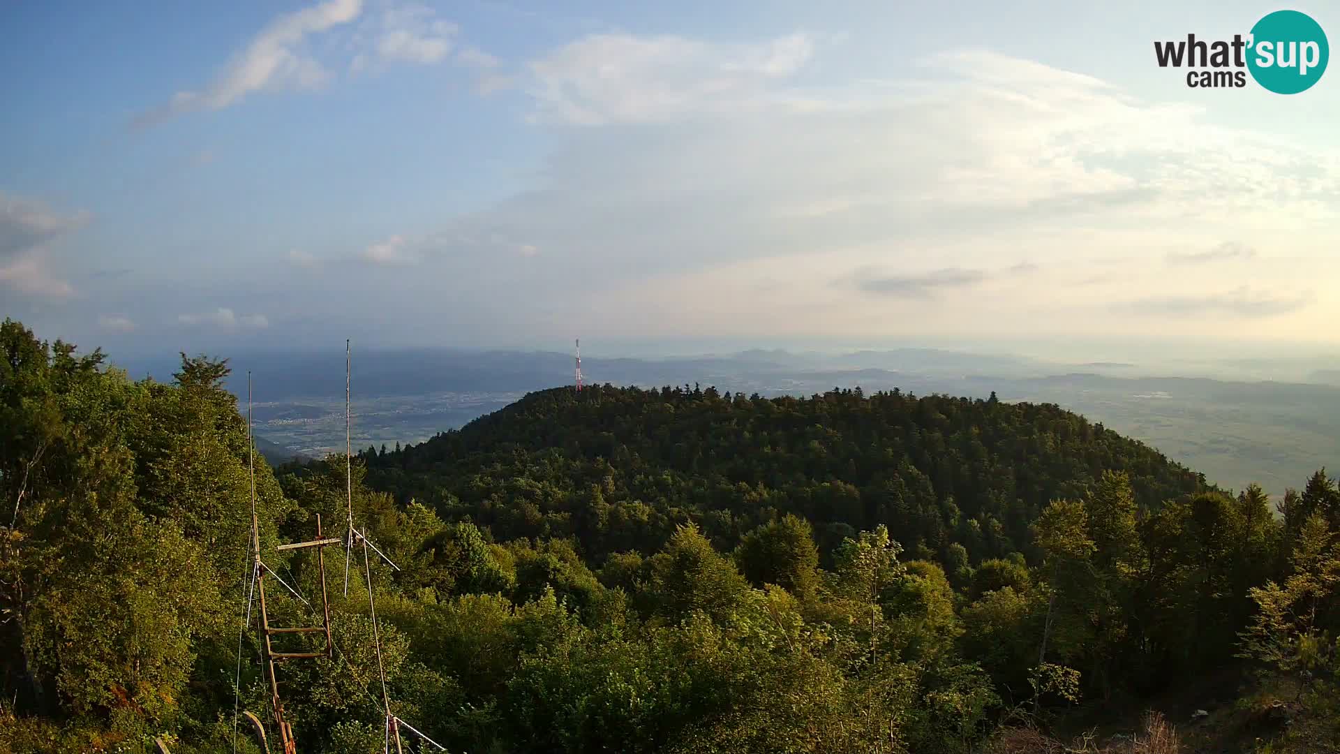 Krim webcam mountain hut | view to Ljubljana – Slovenia