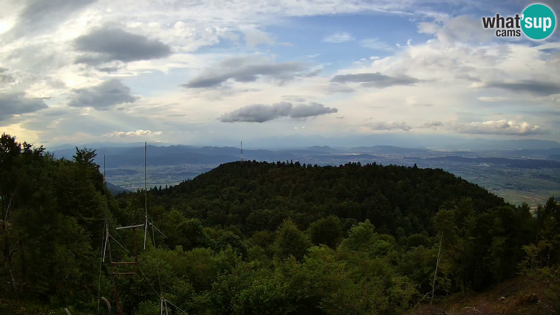 Krim Web cam Berghütte | Blick auf Ljubljana – Slowenien
