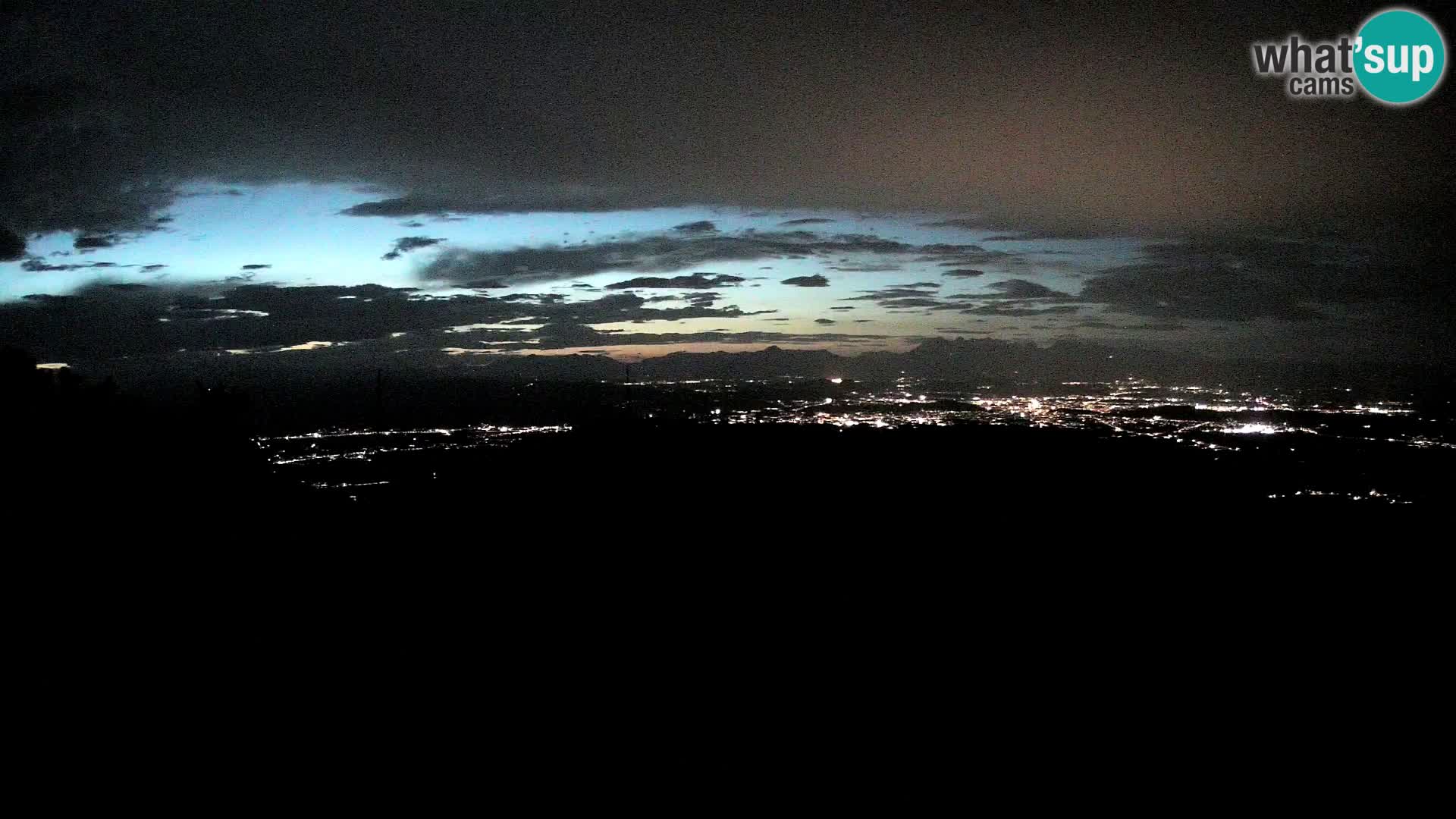 Krim Web cam Berghütte | Blick auf Ljubljana – Slowenien