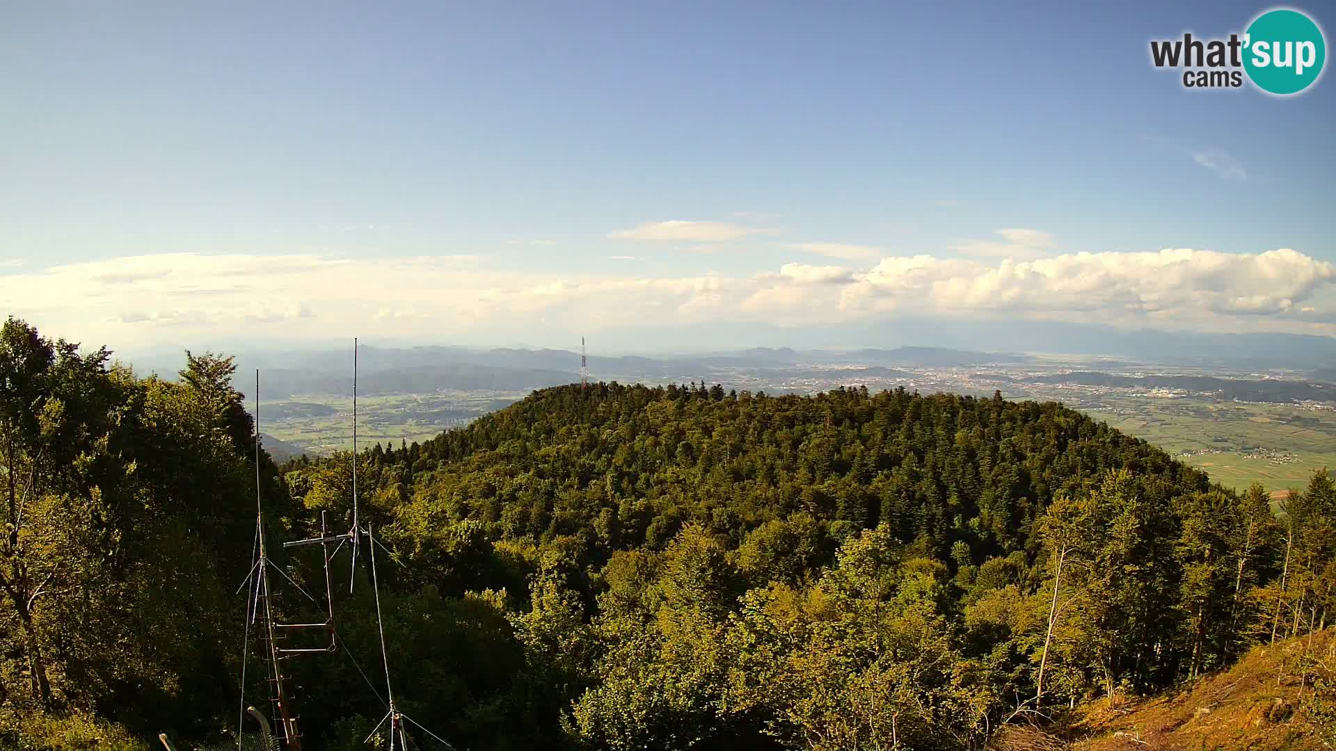 Krim Web cam Berghütte | Blick auf Ljubljana – Slowenien