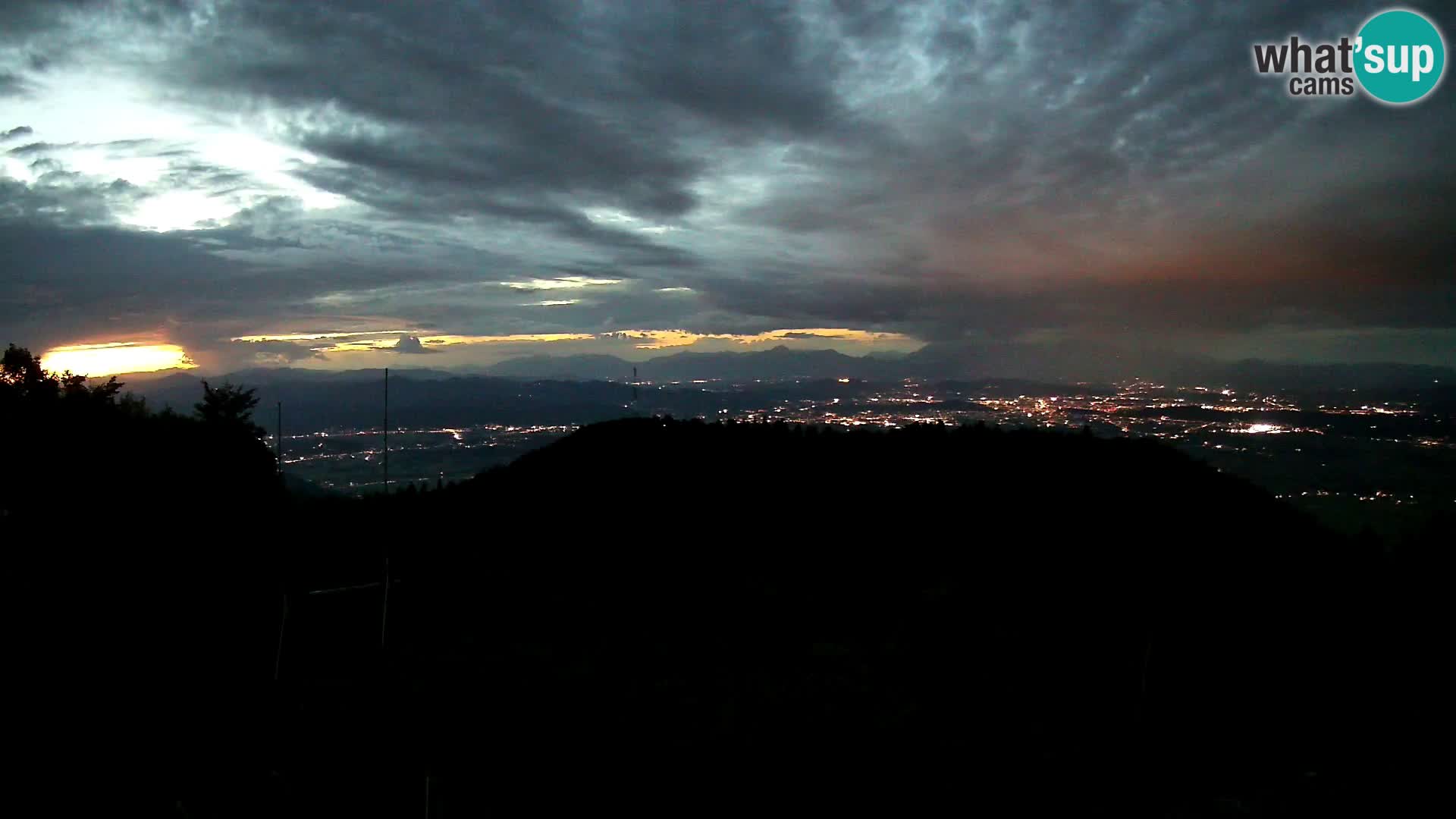 Krim webcam mountain hut | view to Ljubljana – Slovenia