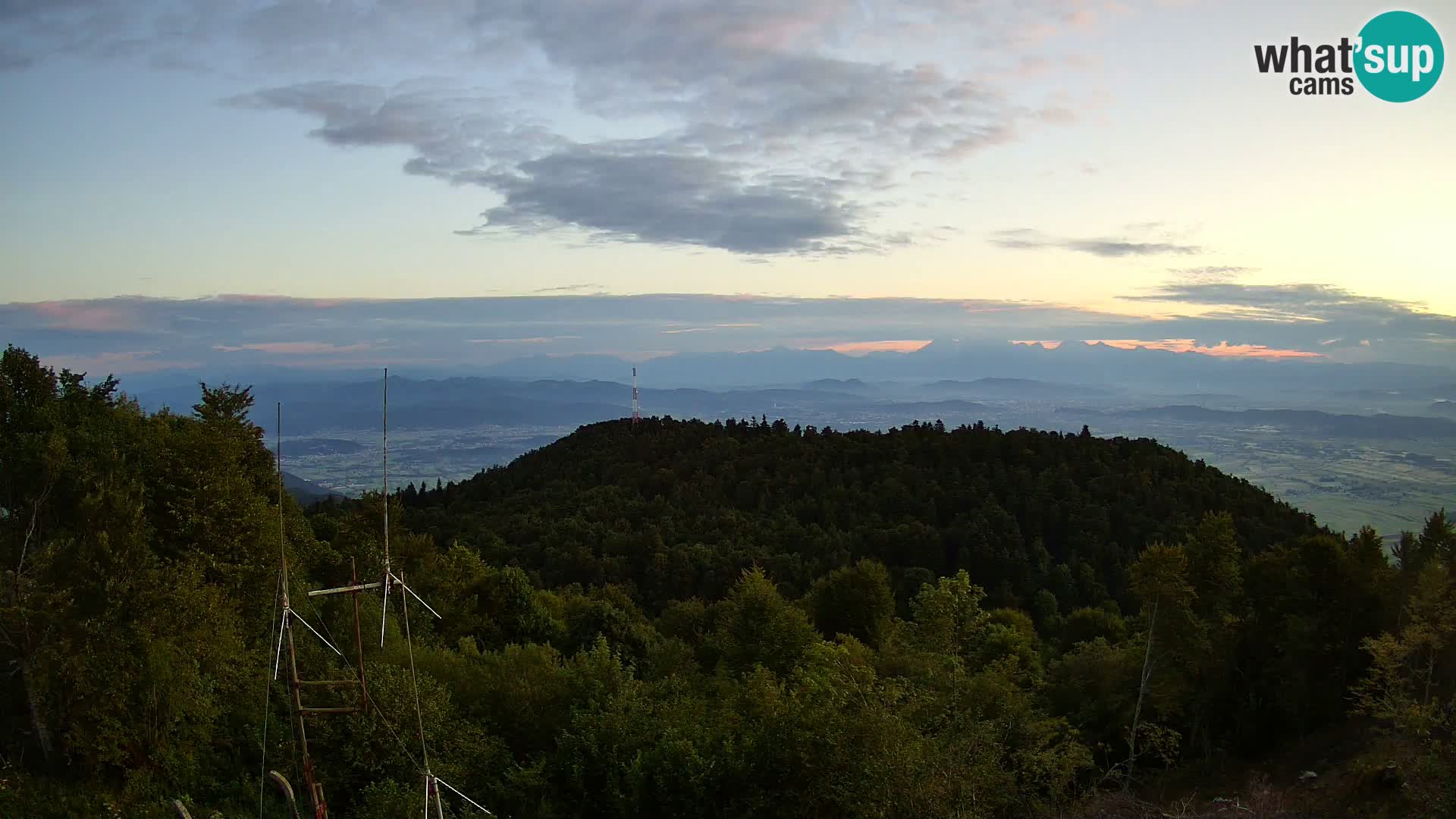 Krim webcam mountain hut | view to Ljubljana – Slovenia