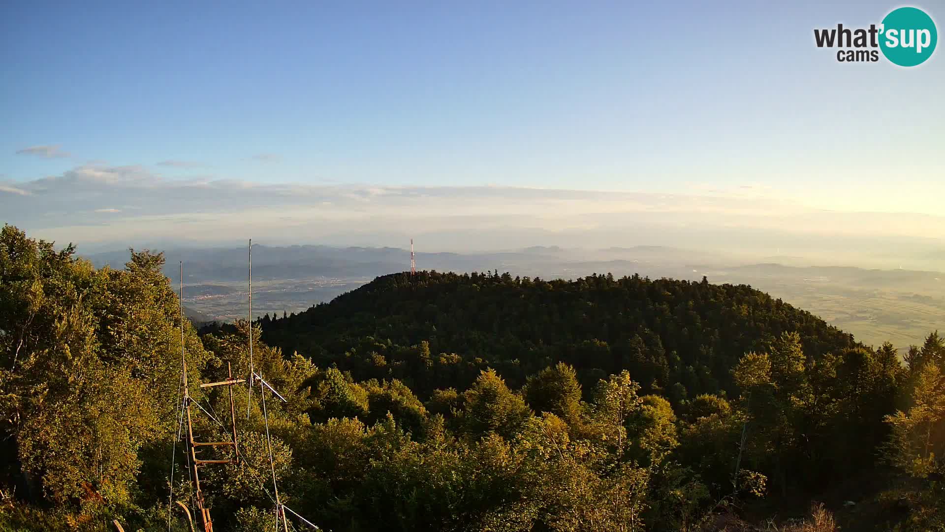Krim webcam mountain hut | view to Ljubljana – Slovenia