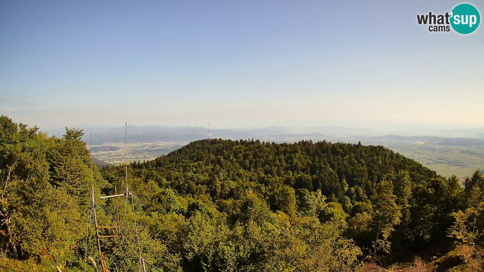 Krim webcam mountain hut | view to Ljubljana – Slovenia