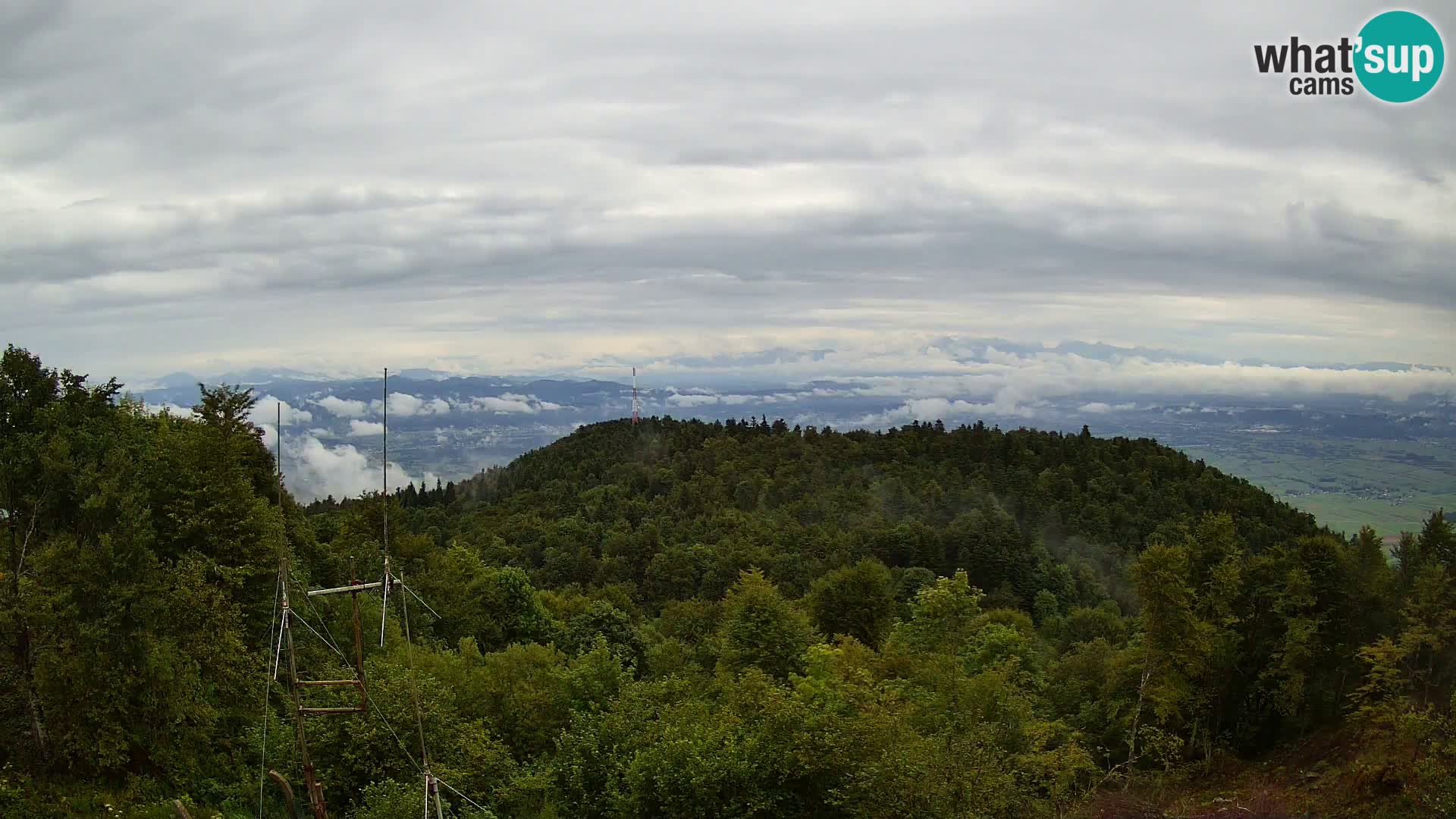 Krim webcam mountain hut | view to Ljubljana – Slovenia