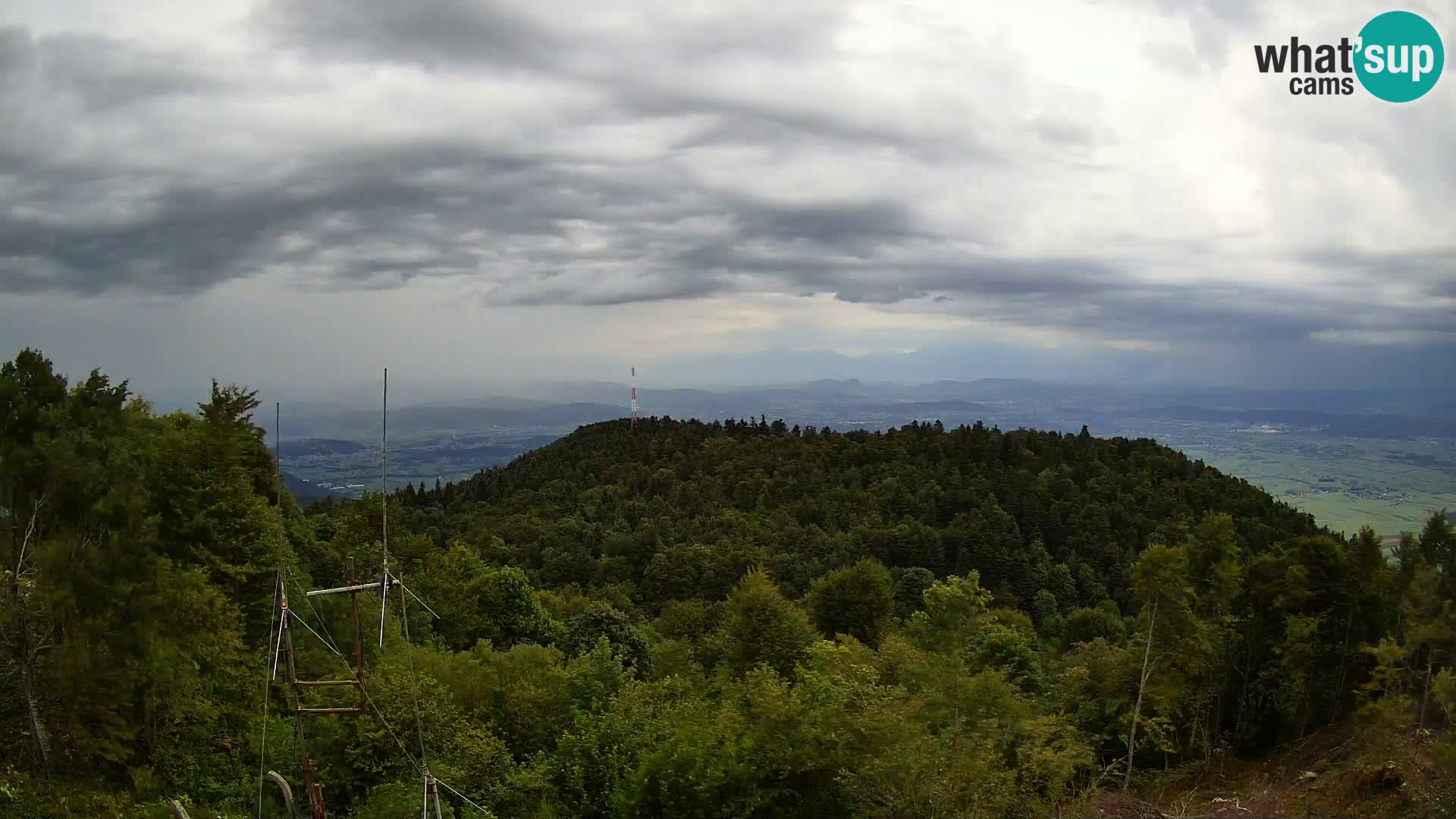 Krim webcam mountain hut | view to Ljubljana – Slovenia