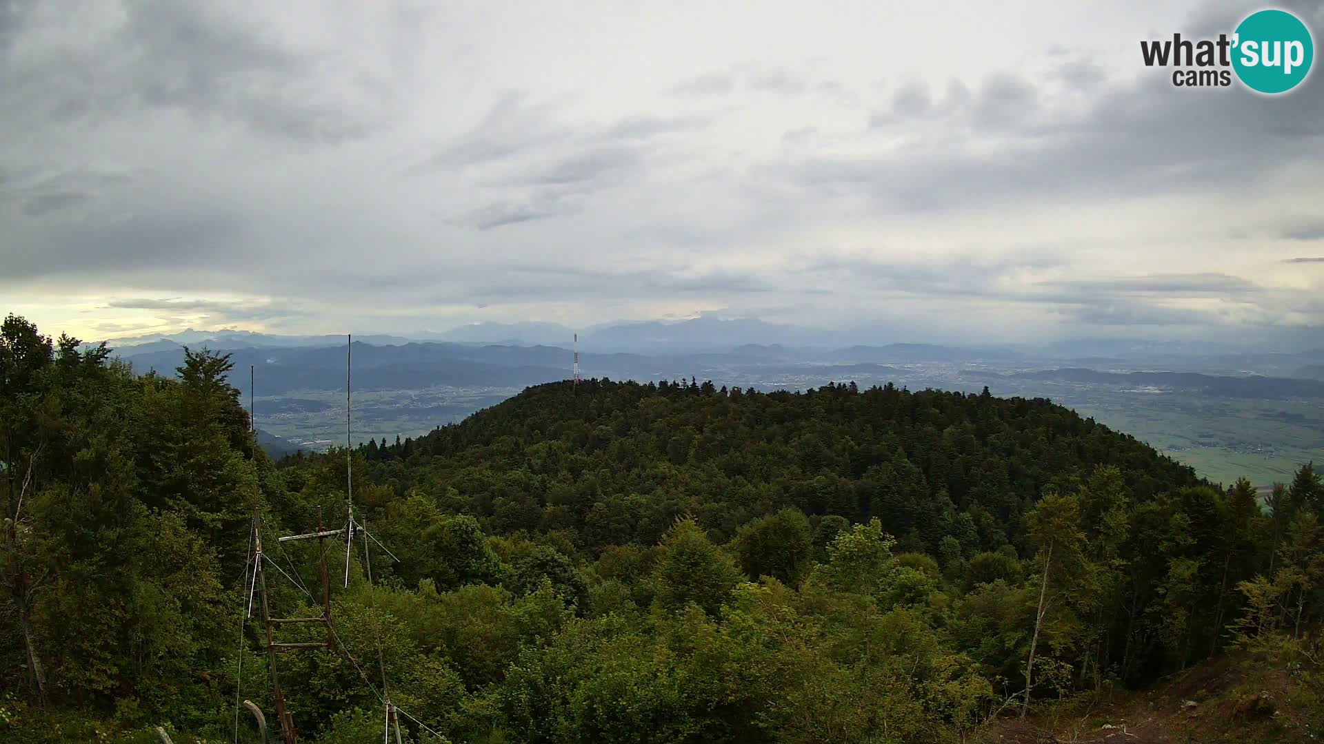 Krim webcam mountain hut | view to Ljubljana – Slovenia