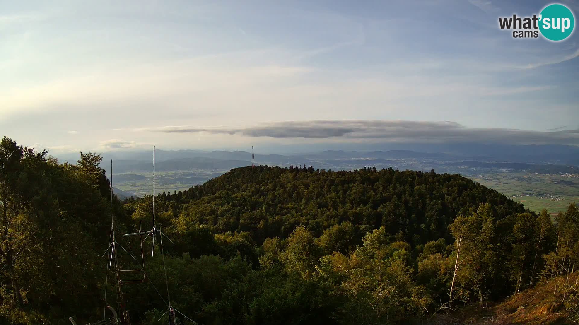 Krim webcam mountain hut | view to Ljubljana – Slovenia