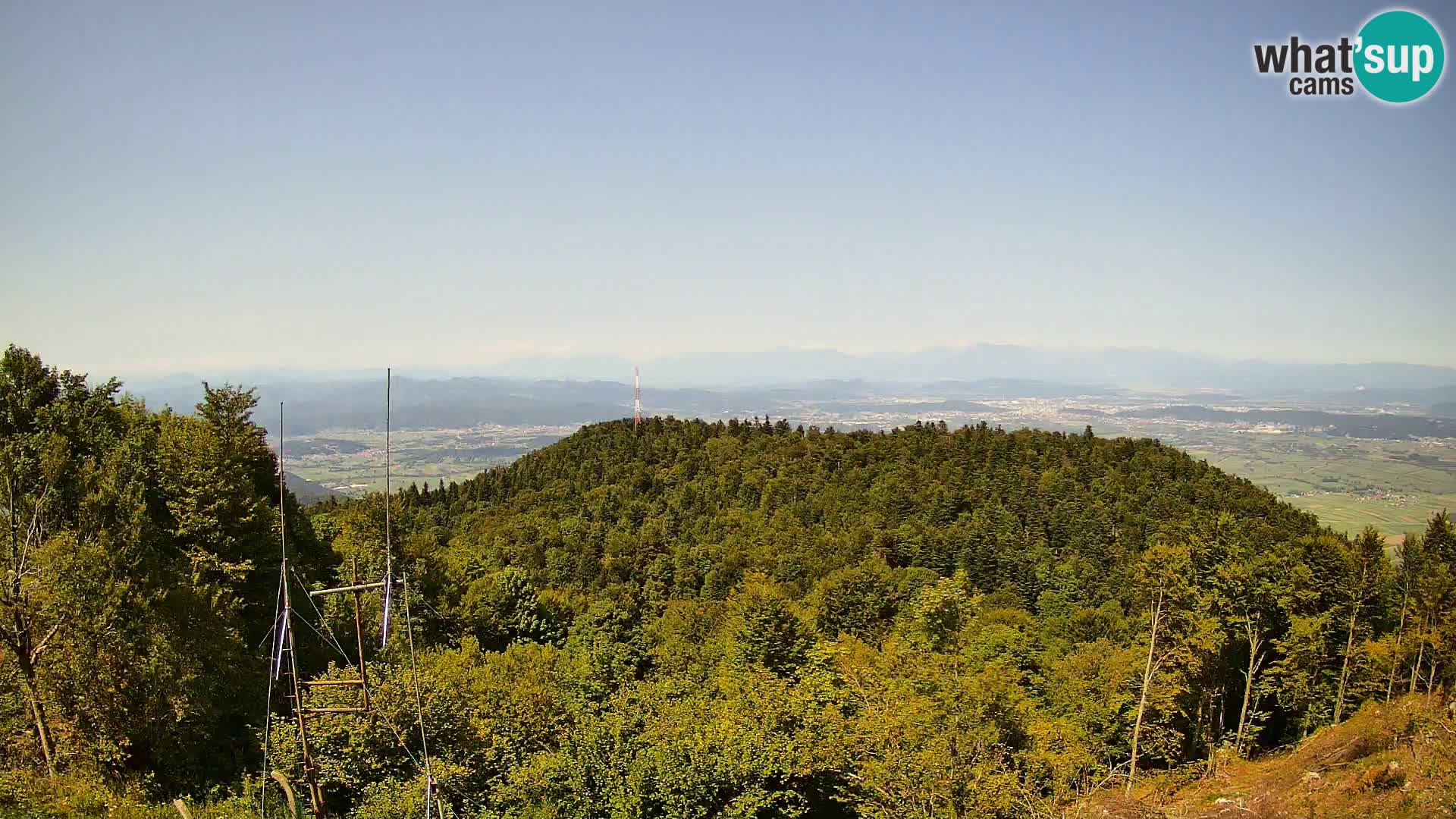 Krim webcam mountain hut | view to Ljubljana – Slovenia