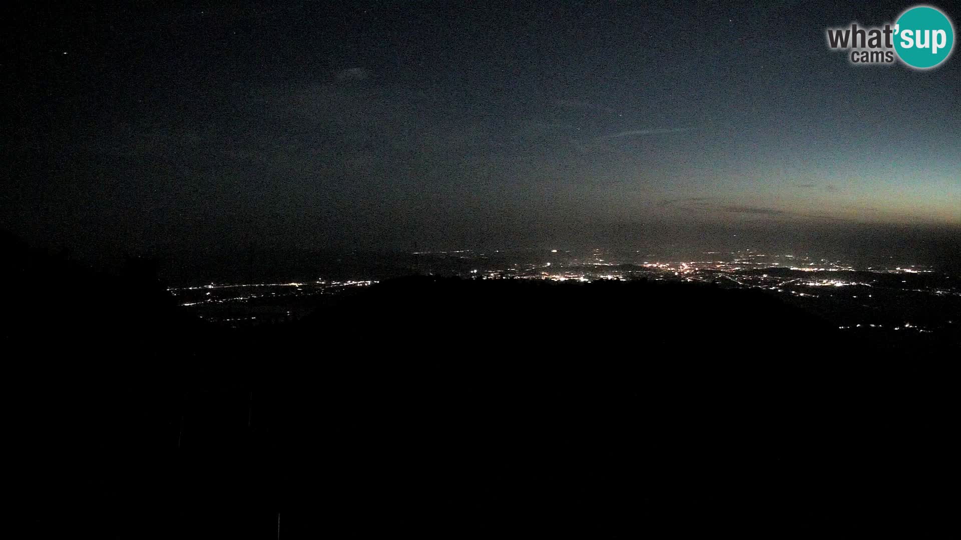 Krim webcam mountain hut | view to Ljubljana – Slovenia
