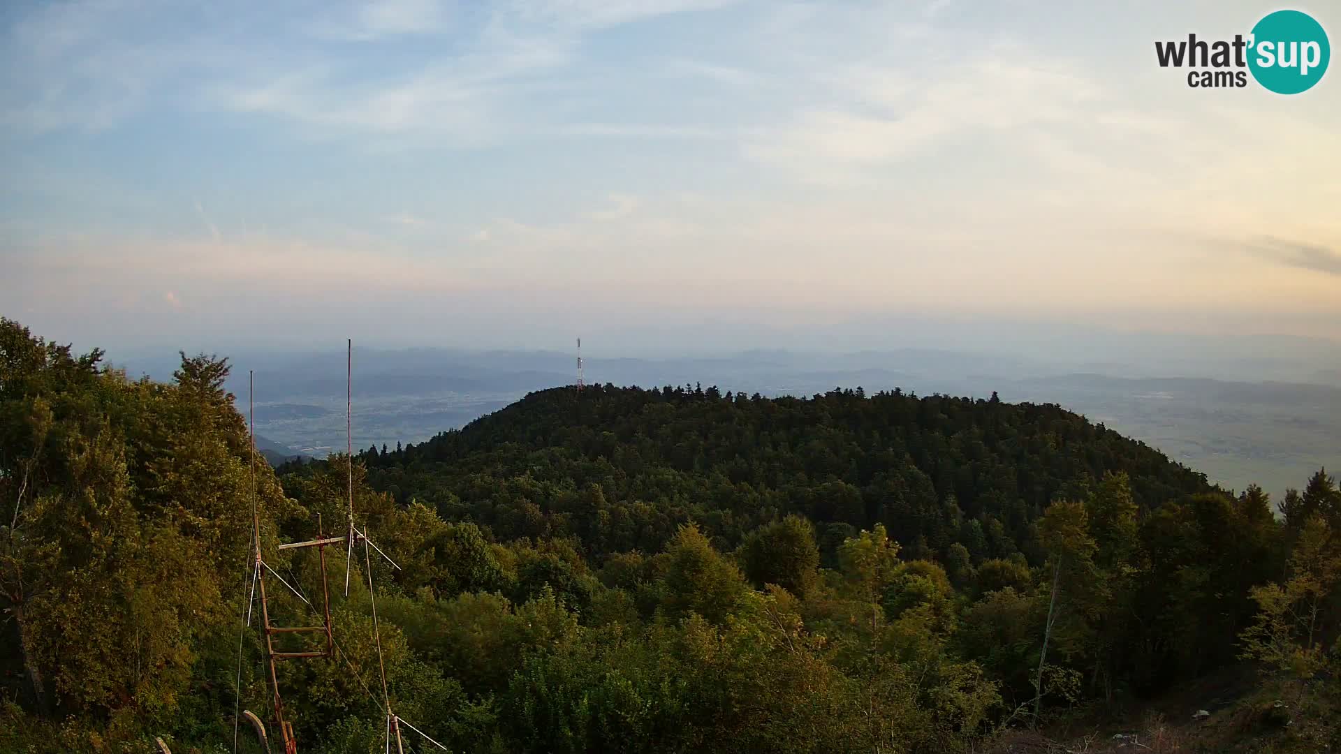 Krim webcam mountain hut | view to Ljubljana – Slovenia